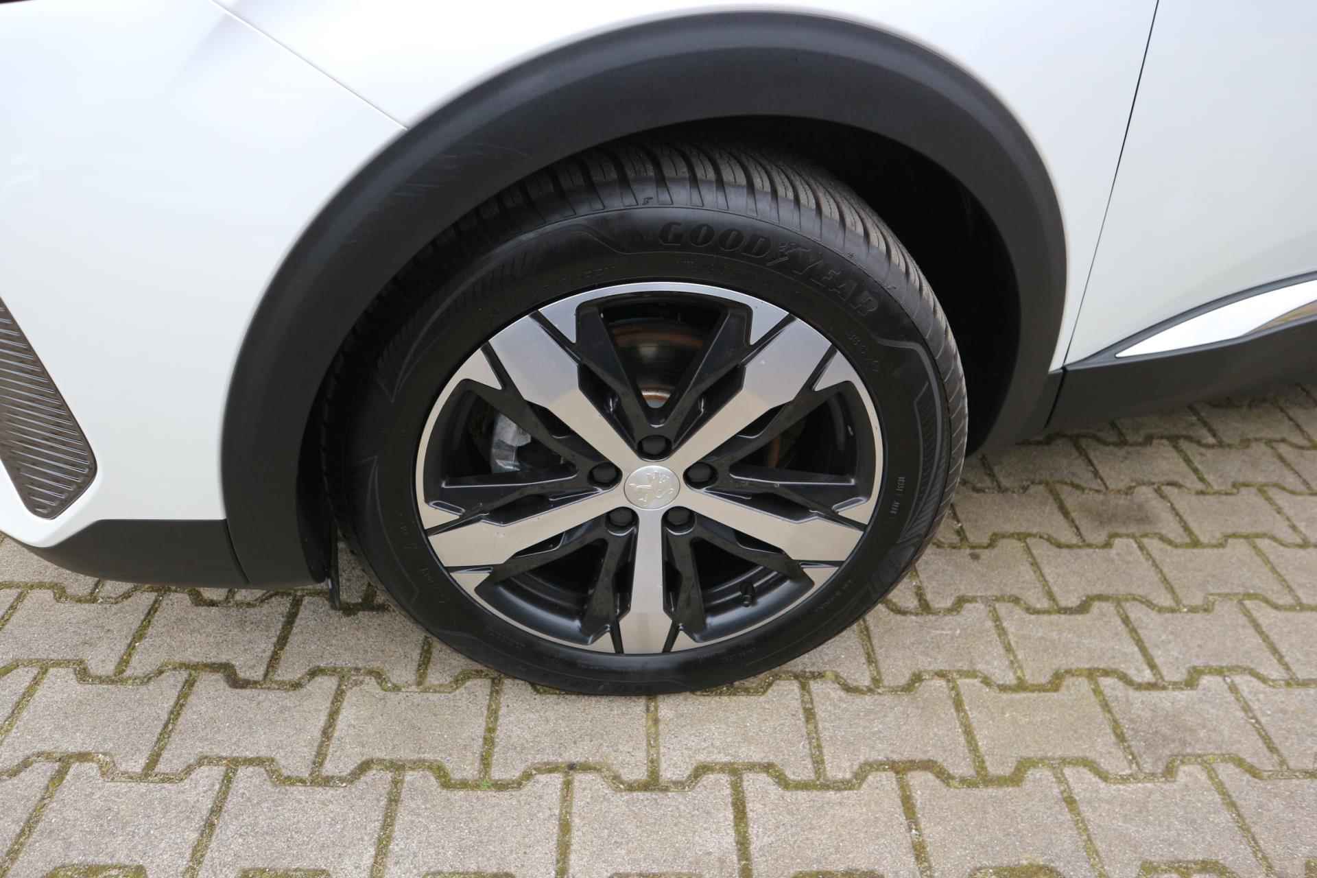 Peugeot 3008 1.2 PureTech Allure AUTOMAAT NAVI CAMERA KEYLESS STOELVERW RIJKLAARPRIJS!! - 7/34