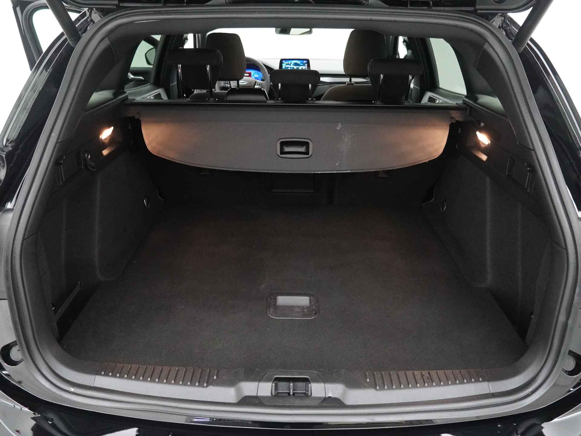 Ford FOCUS Wagon EcoBoost Hybrid 155 pk ST Line X | LED | 18" | Winter Pack | El. achterklep | Camera | - 13/19