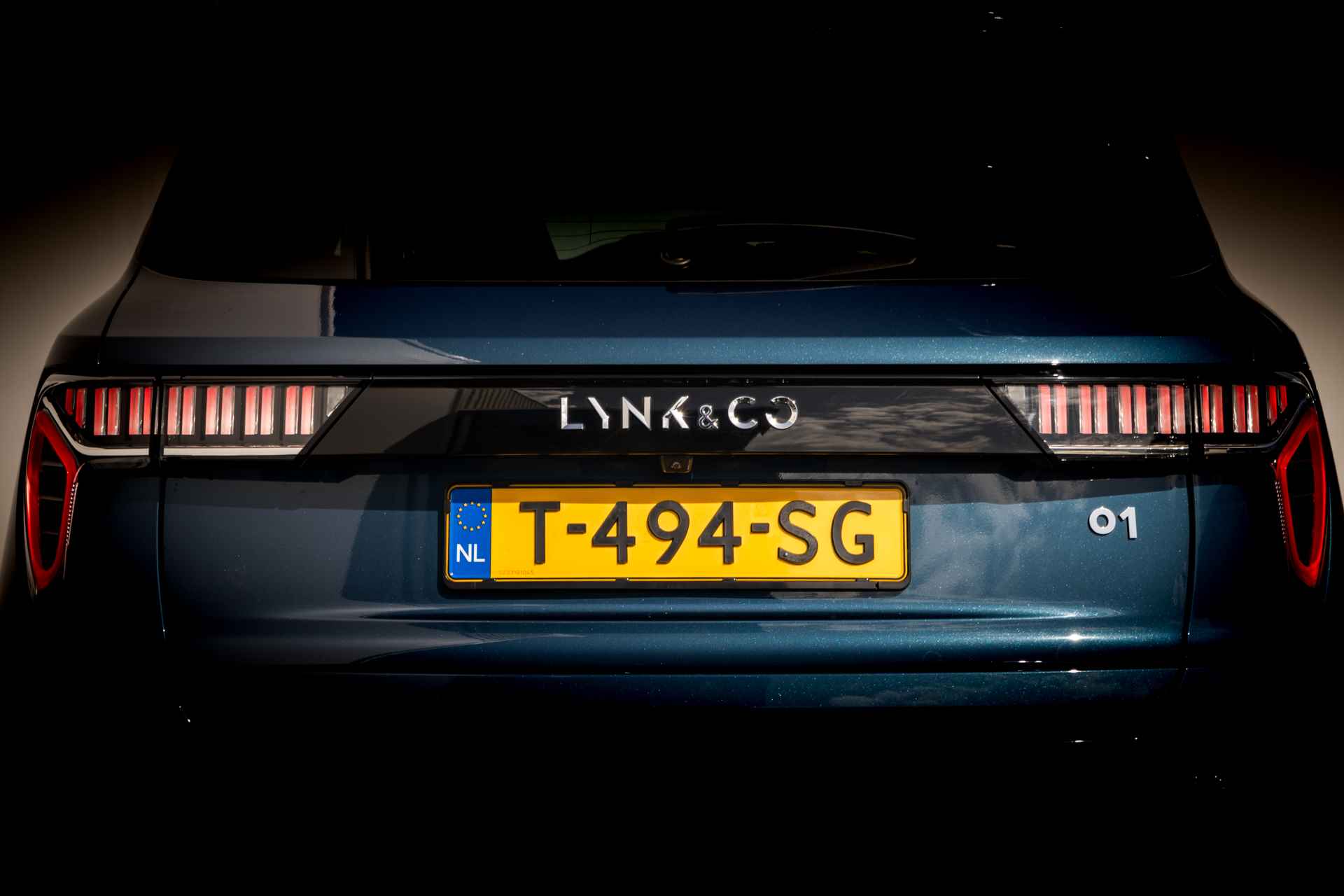 Lynk & Co 01 1.5 Plug-in Hybrid 262 Pk I Modeljaar 2023 I Panoramadak I 75 km Elektrisch I 360 Camera I Infinity Audio I Full Map Navi I Carplay I 20 inch. LMV l 1e eigenaar - 30/63