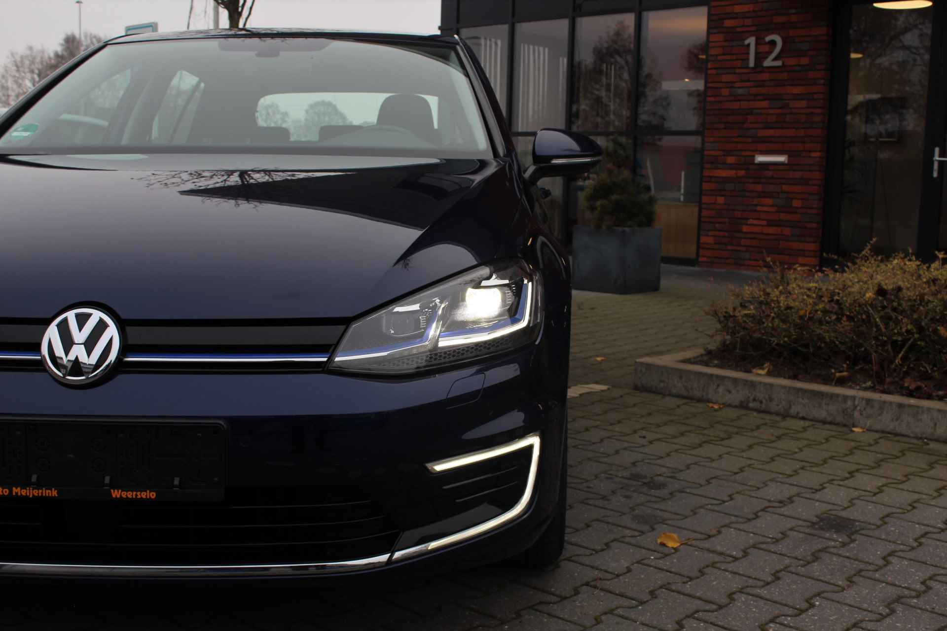 Volkswagen e-Golf E-DITION Warmtepomp, Stoelverwarming, led, Camera, Navi, App-Connect - 15/22