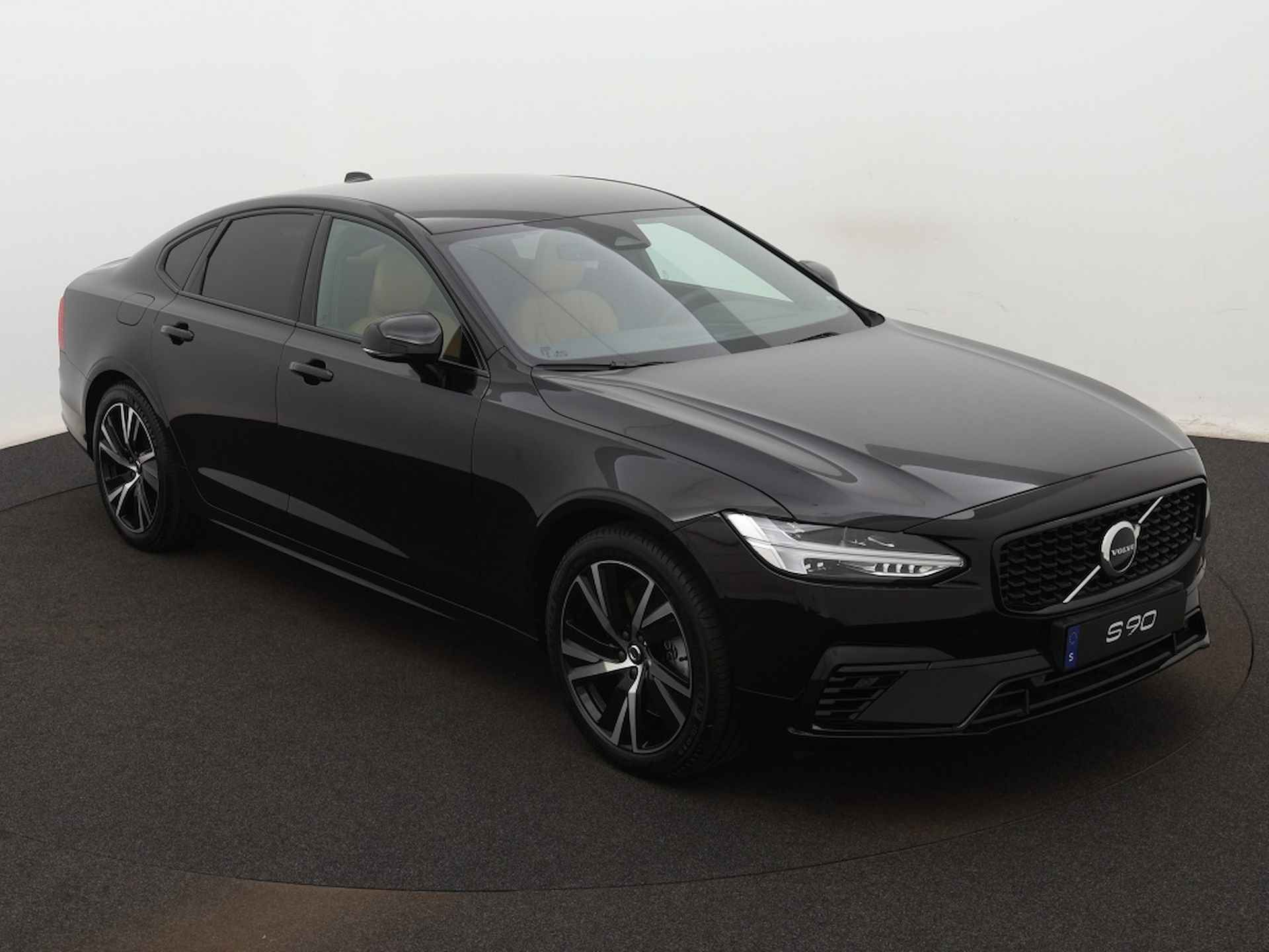 Volvo S90 T8 AWD Plus Dark | Getint glas | Geperforeerd leder - 8/41