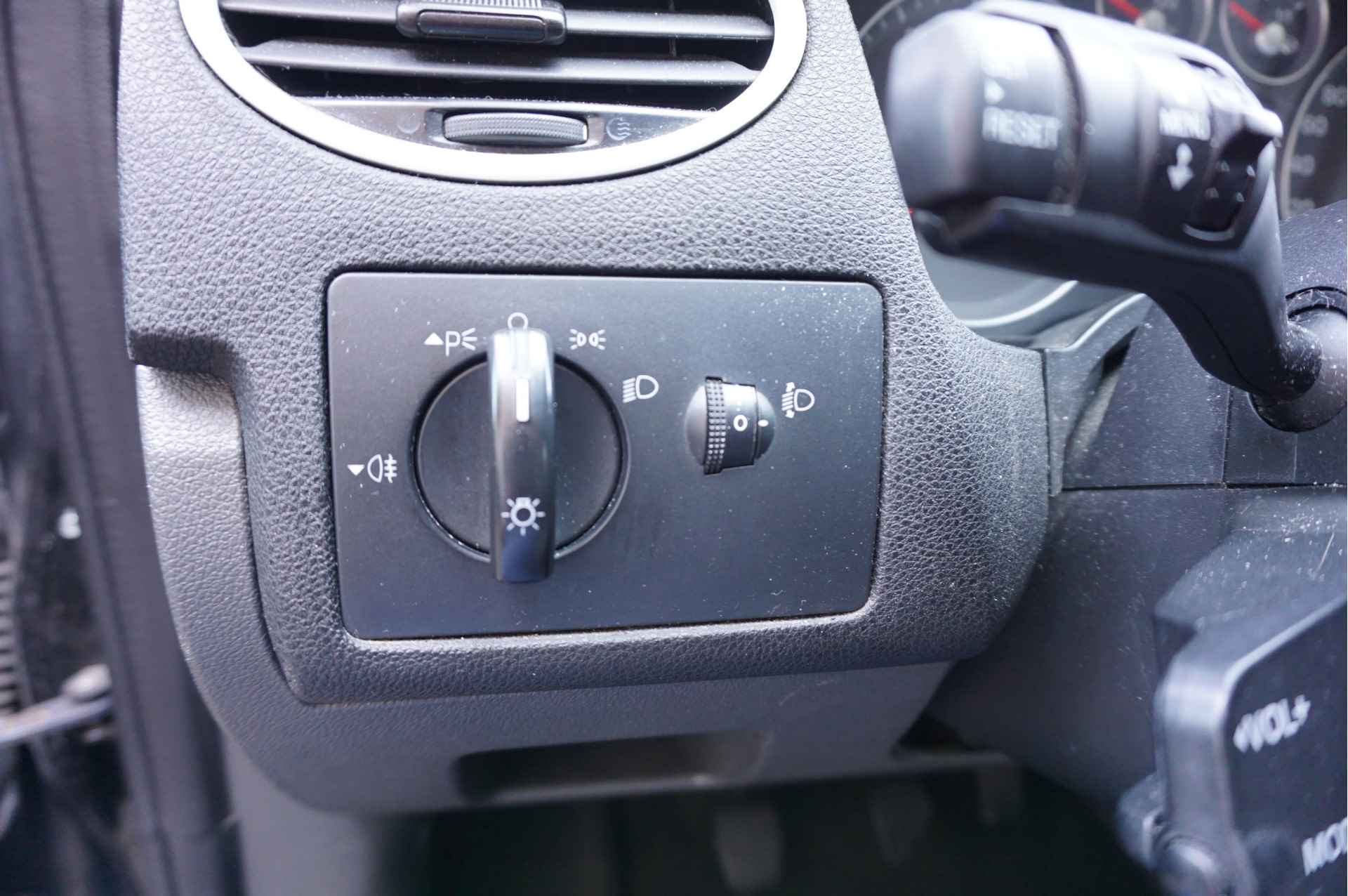 Ford Focus Wagon 1.6-16V Trend ✅Airco ✅Cruise Controle ✅5 deurs ✅APK NIEUW - 17/28