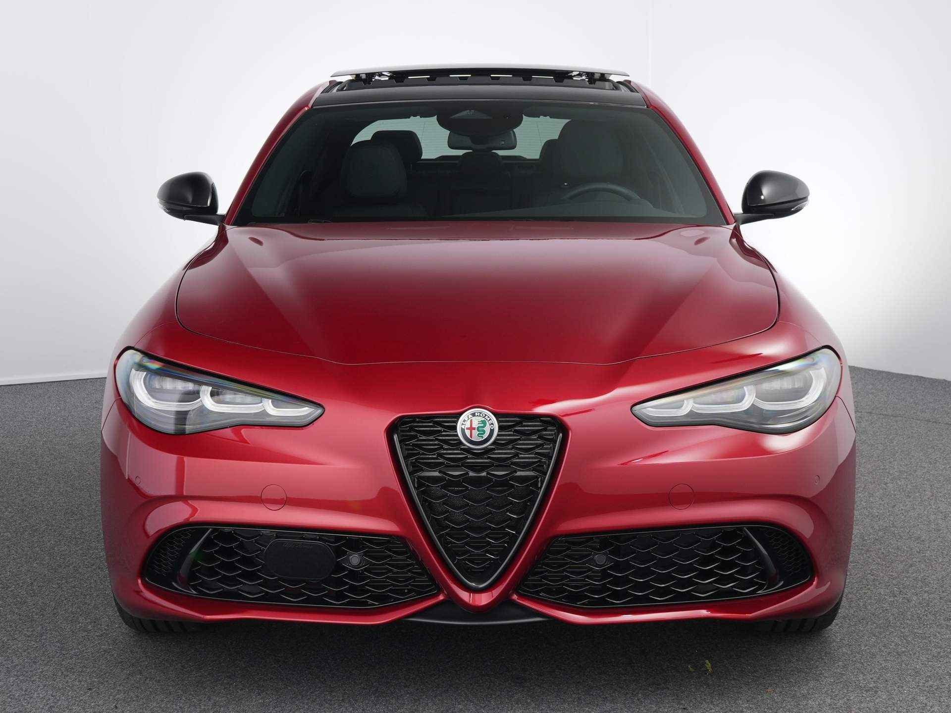 Alfa Romeo Giulia 2.0 T GME AWD Veloce Rosso Etna | Panoramisch schuif-kanteldak | Pack drive assist | Adaptieve cruise controle | Camera | Harman Kardon geluidsinstallatie - 32/63