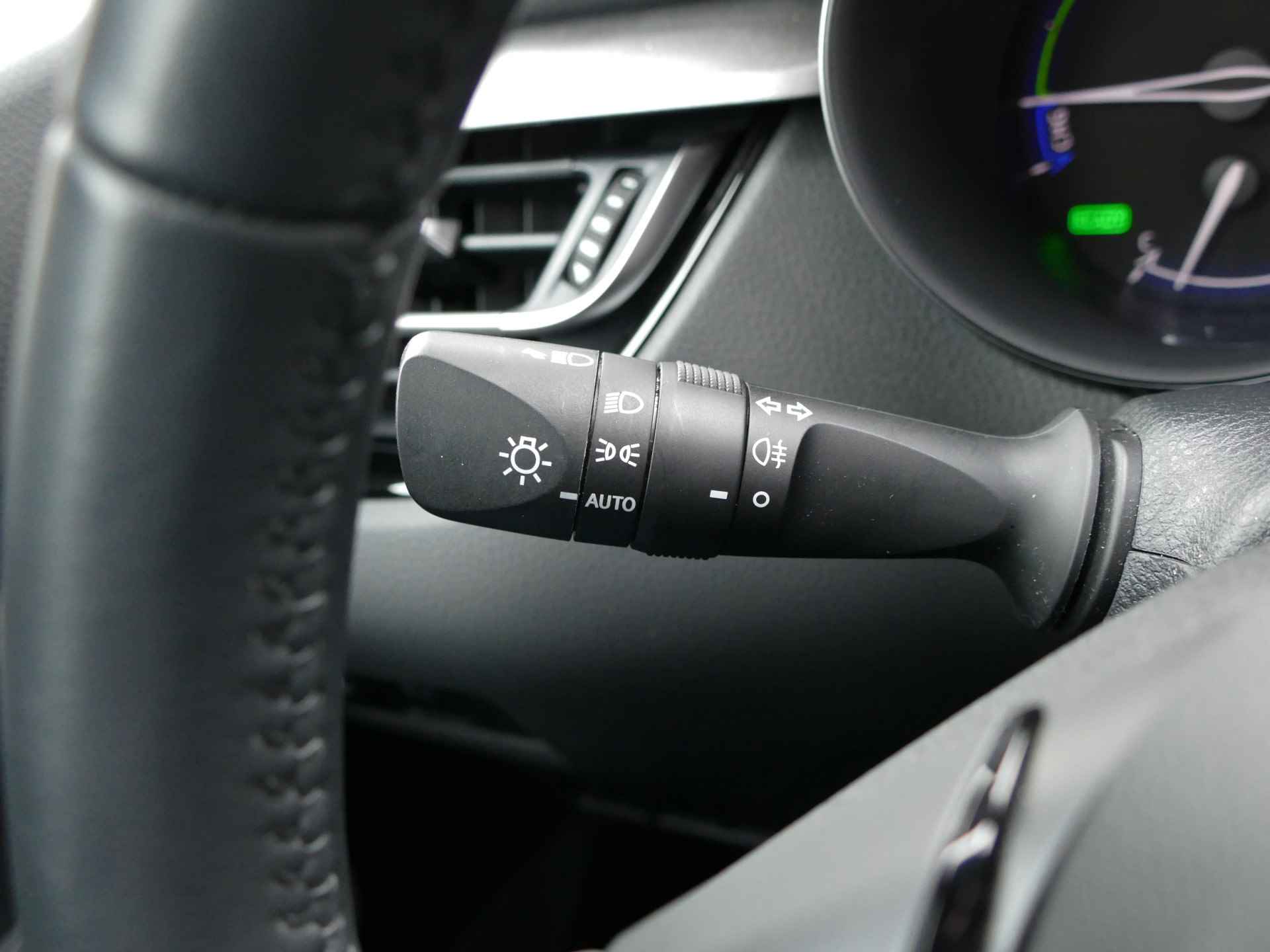 Toyota C-HR 1.8 Hybrid Active | achteruitrijcamera | all-season-banden | LED koplampen - 15/46