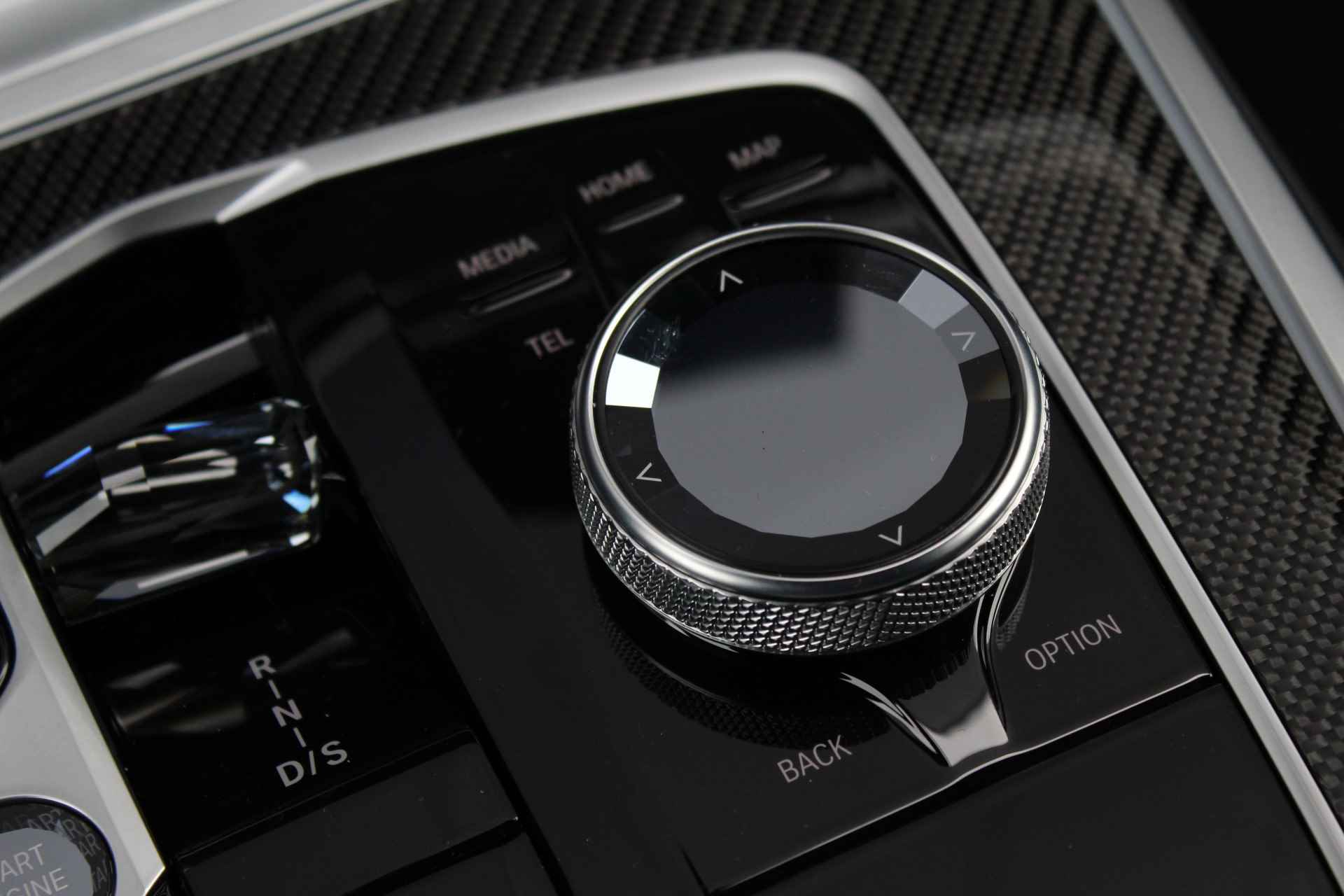 BMW X5 xDrive40i High Executive M Sport Automaat / Trekhaak / Massagefunctie / Parking Assistant Professional / Soft-Close / Adaptief M Onderstel / Gesture Control - 28/39
