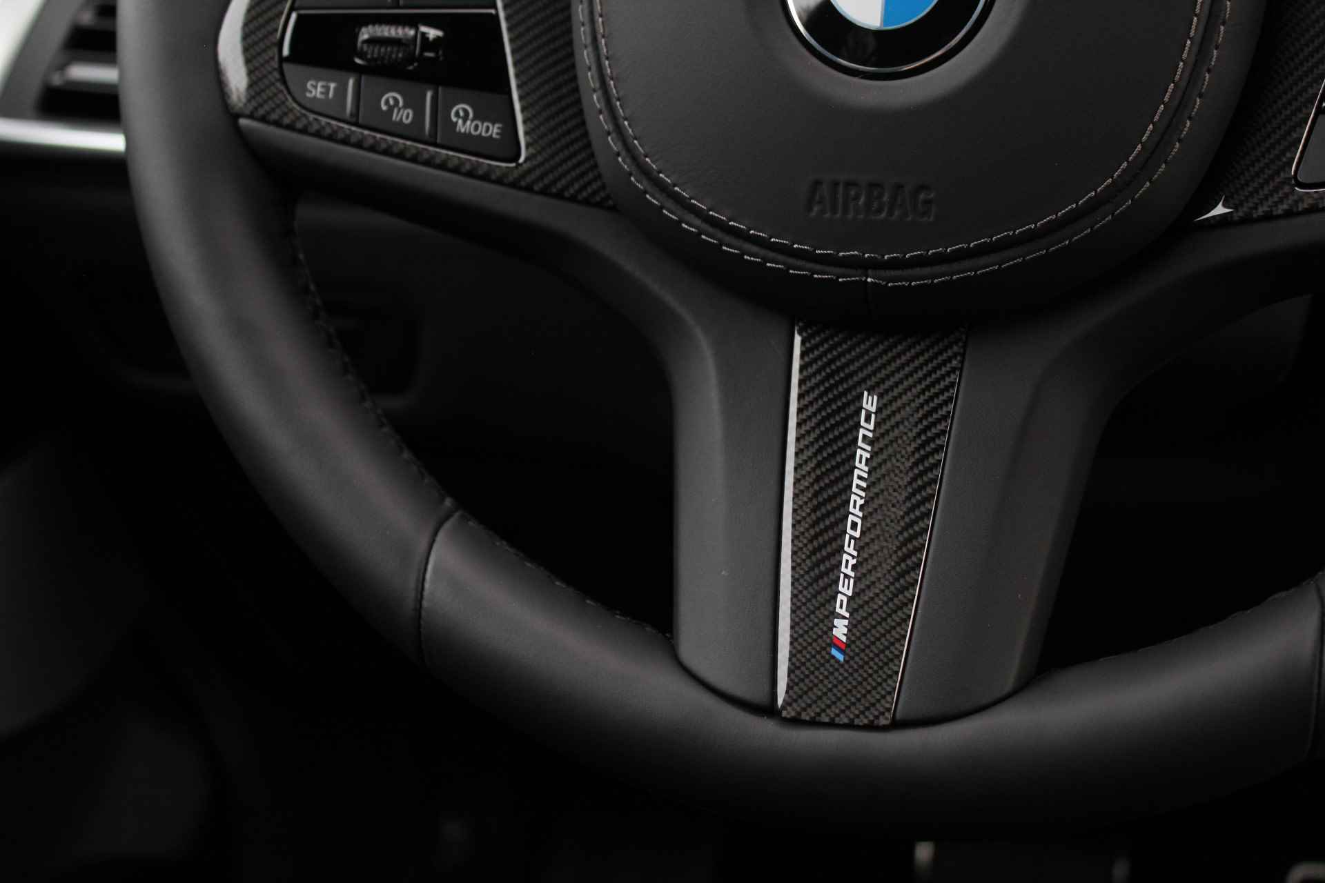 BMW X5 xDrive40i High Executive M Sport Automaat / Trekhaak / Massagefunctie / Parking Assistant Professional / Soft-Close / Adaptief M Onderstel / Gesture Control - 33/39