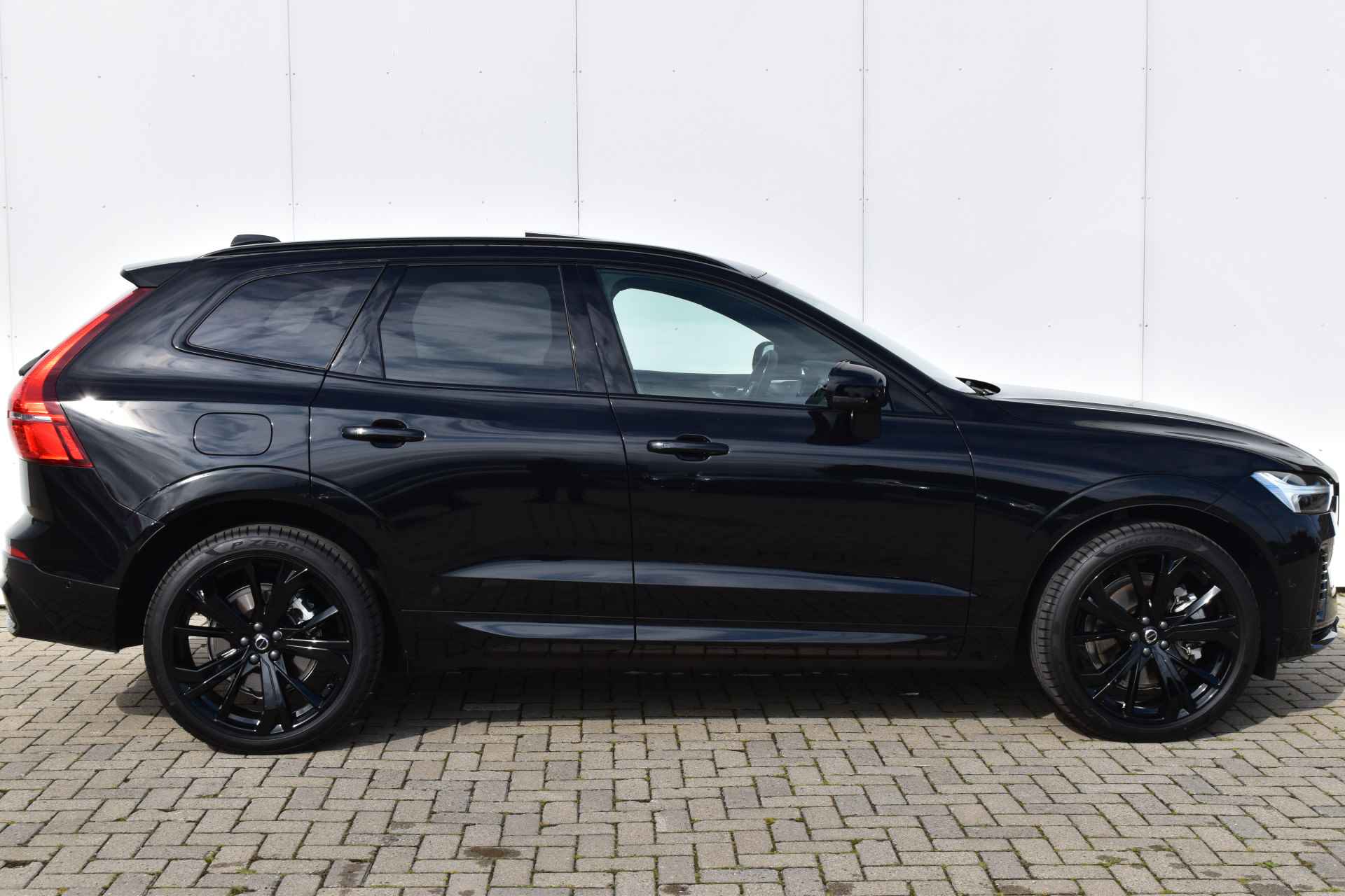 Volvo XC60 T6 AWD Ultimate Black Edition #BowersWilkins #Luchtvering #BOMVOL!! - 4/34