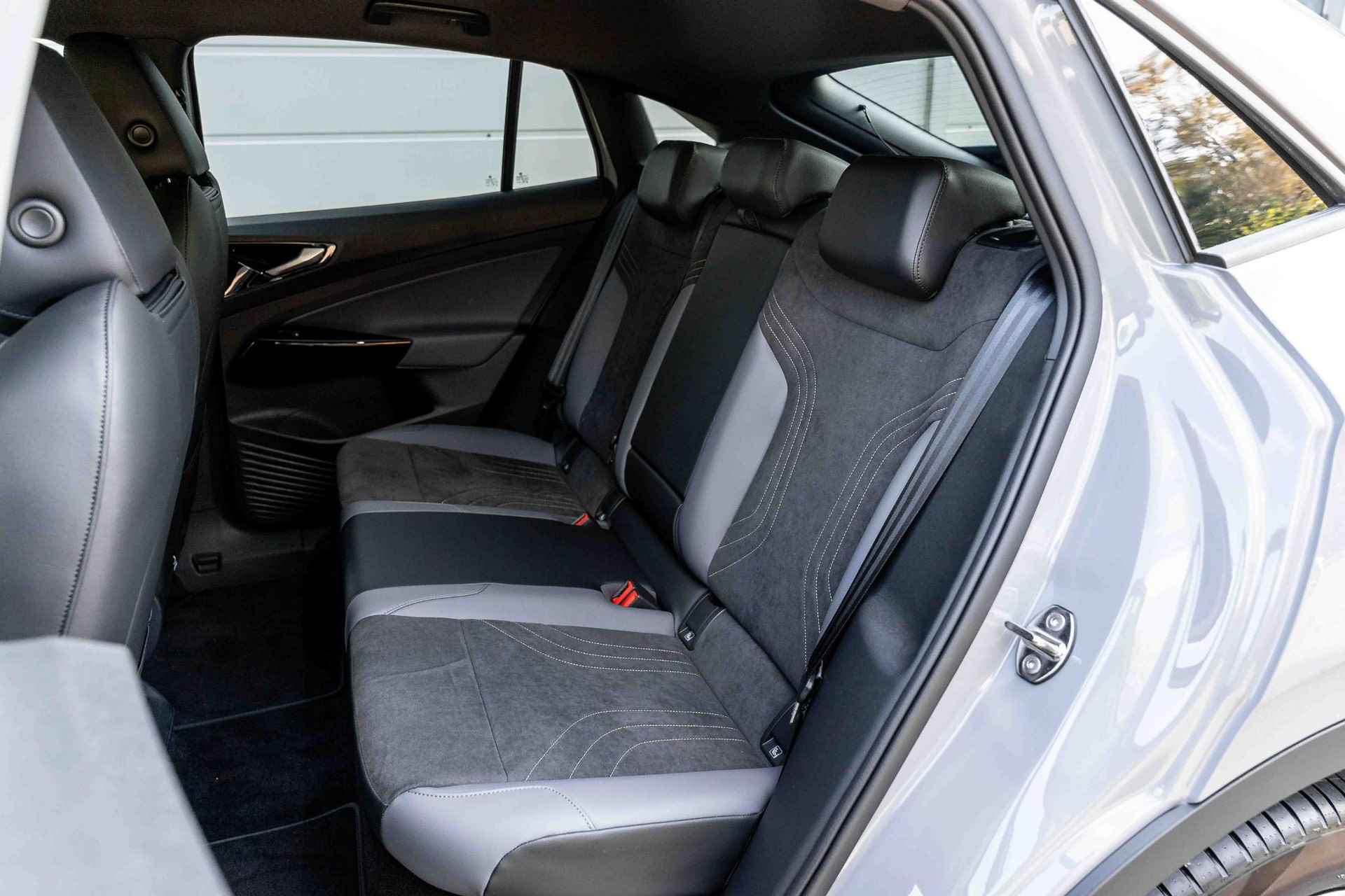 Volkswagen ID.5 286pk Pro Business 77 kWh | Massage Functie | Interieur Style Pakket Plus - 26/56