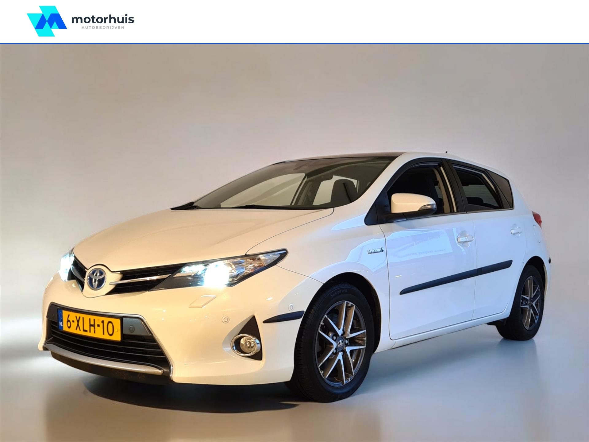 Toyota Auris 1.8 Hybrid 136pk Lease Plus AUTOMAAT NAVI LED CAMERA PANO