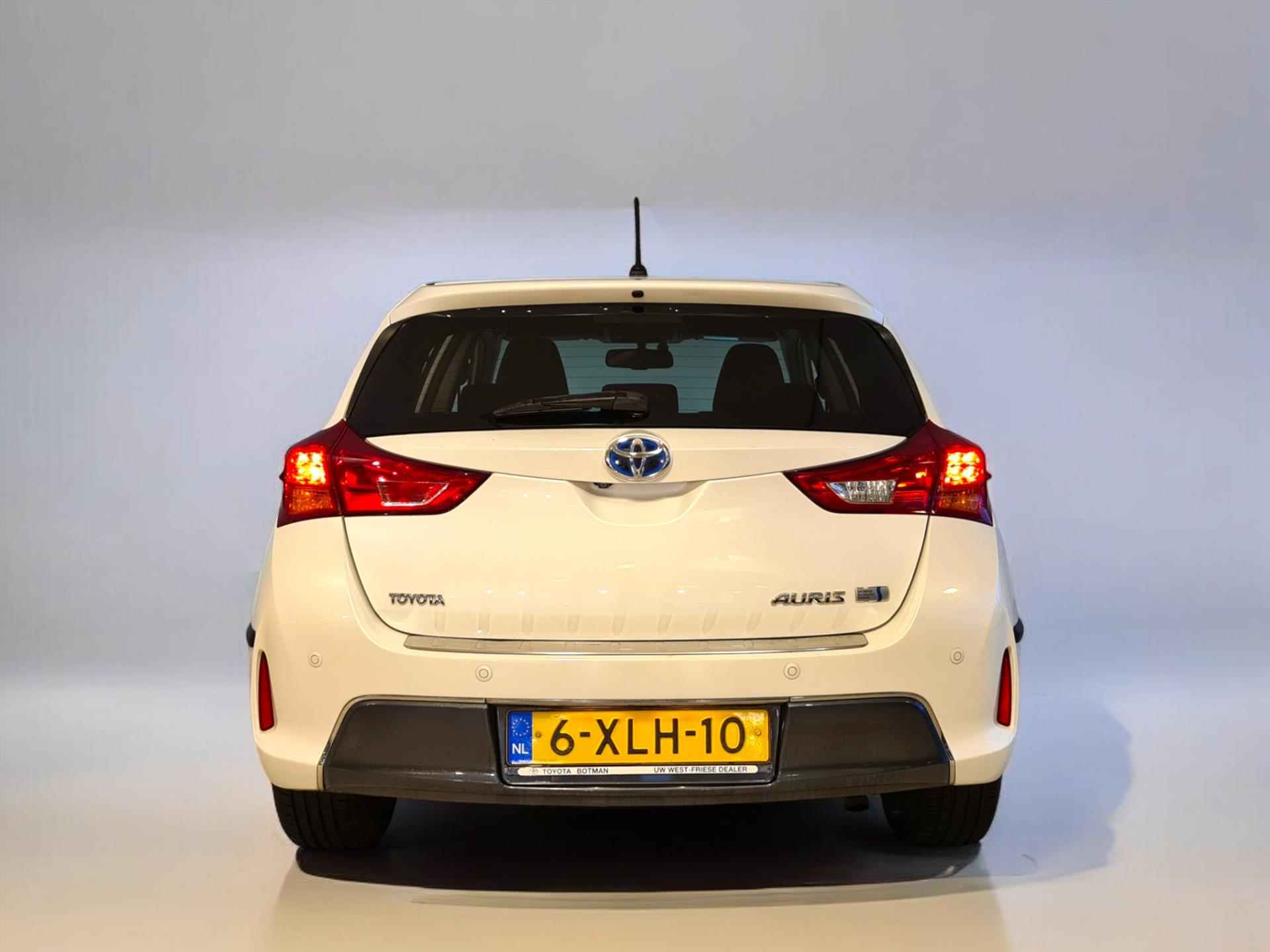 Toyota Auris 1.8 Hybrid 136pk Lease Plus AUTOMAAT NAVI LED CAMERA PANO - 7/33