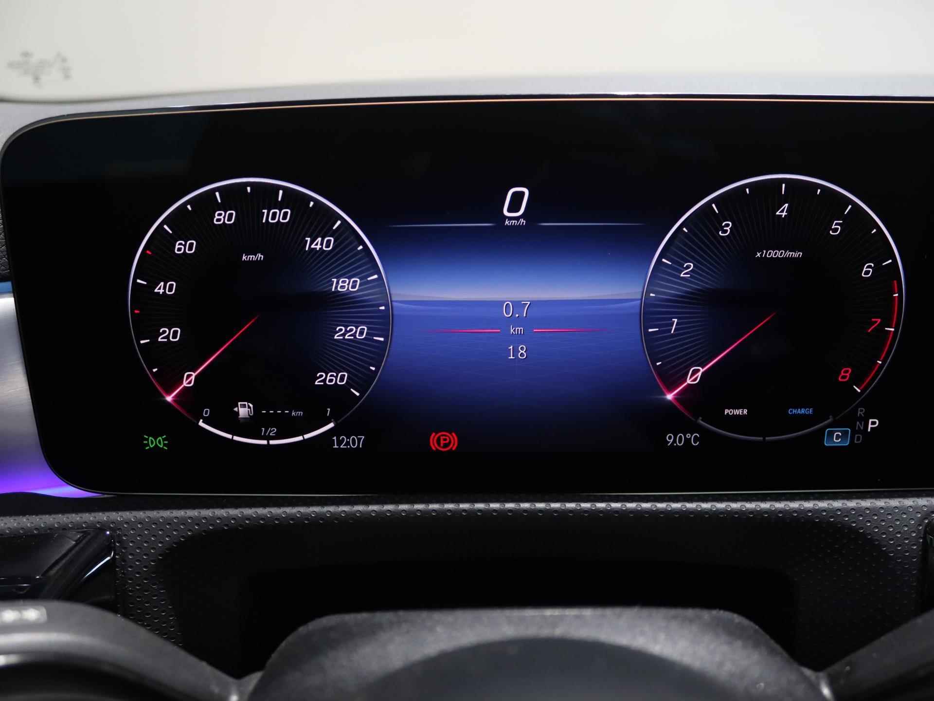 Mercedes-Benz CLA-klasse 180 AMG Line | Facelift | Panoramadak | memorypakket | 19'' | head-up display | MBUX | 360 camera | Sfeerverlichting - 21/25