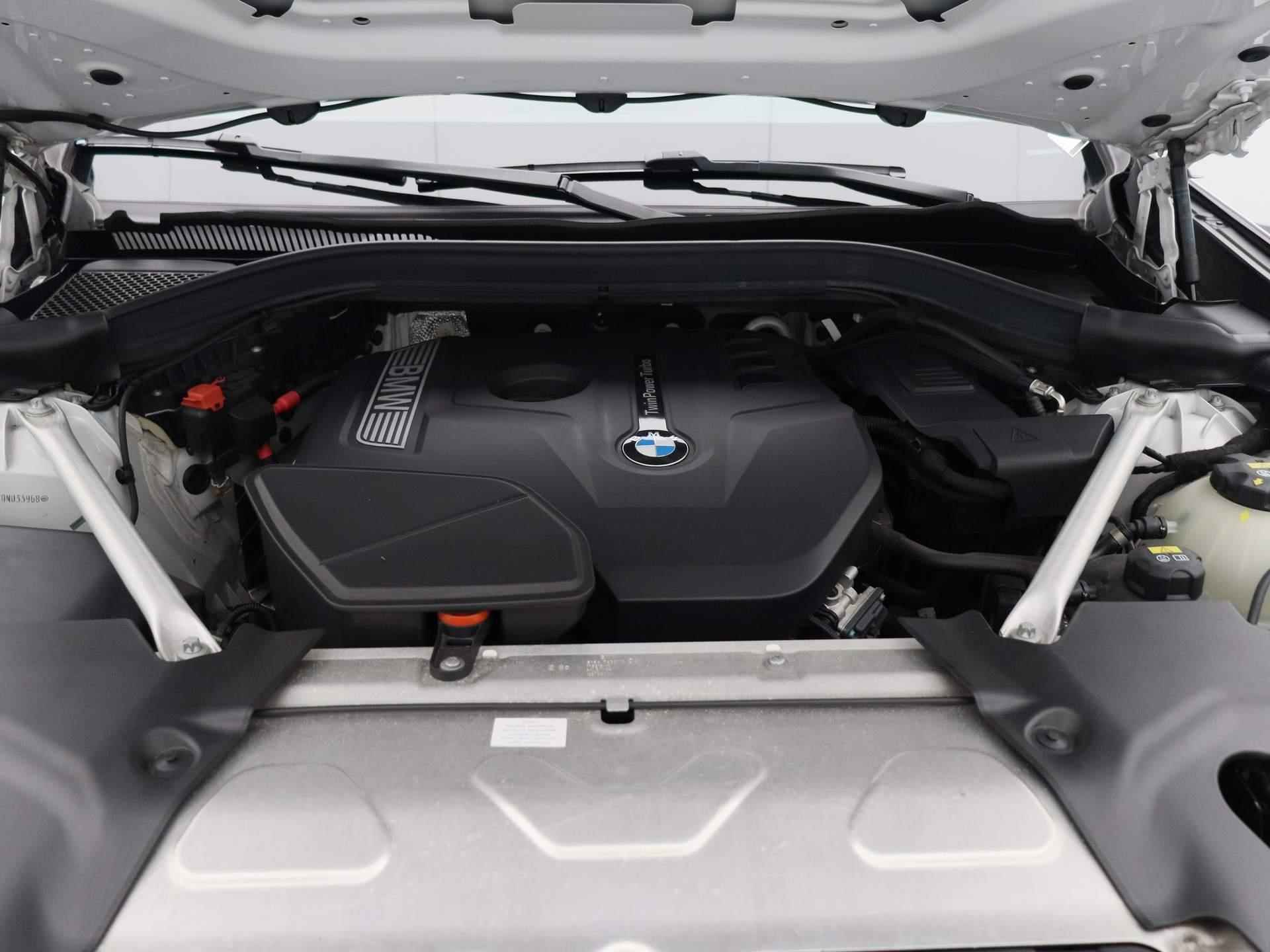 BMW X3 xDrive20i High Executive | LEDER | NAVIGATIE | 360-CAMERA | HEAD UP DISPLAY | STOELVERWARMING | ELELKTRISCHE ACHTERKLEP | ADAPTIVE CRUISE CONTROL | LED KOPLAMPEN | WEGKLAPBARE TREKHAAK | - 38/41