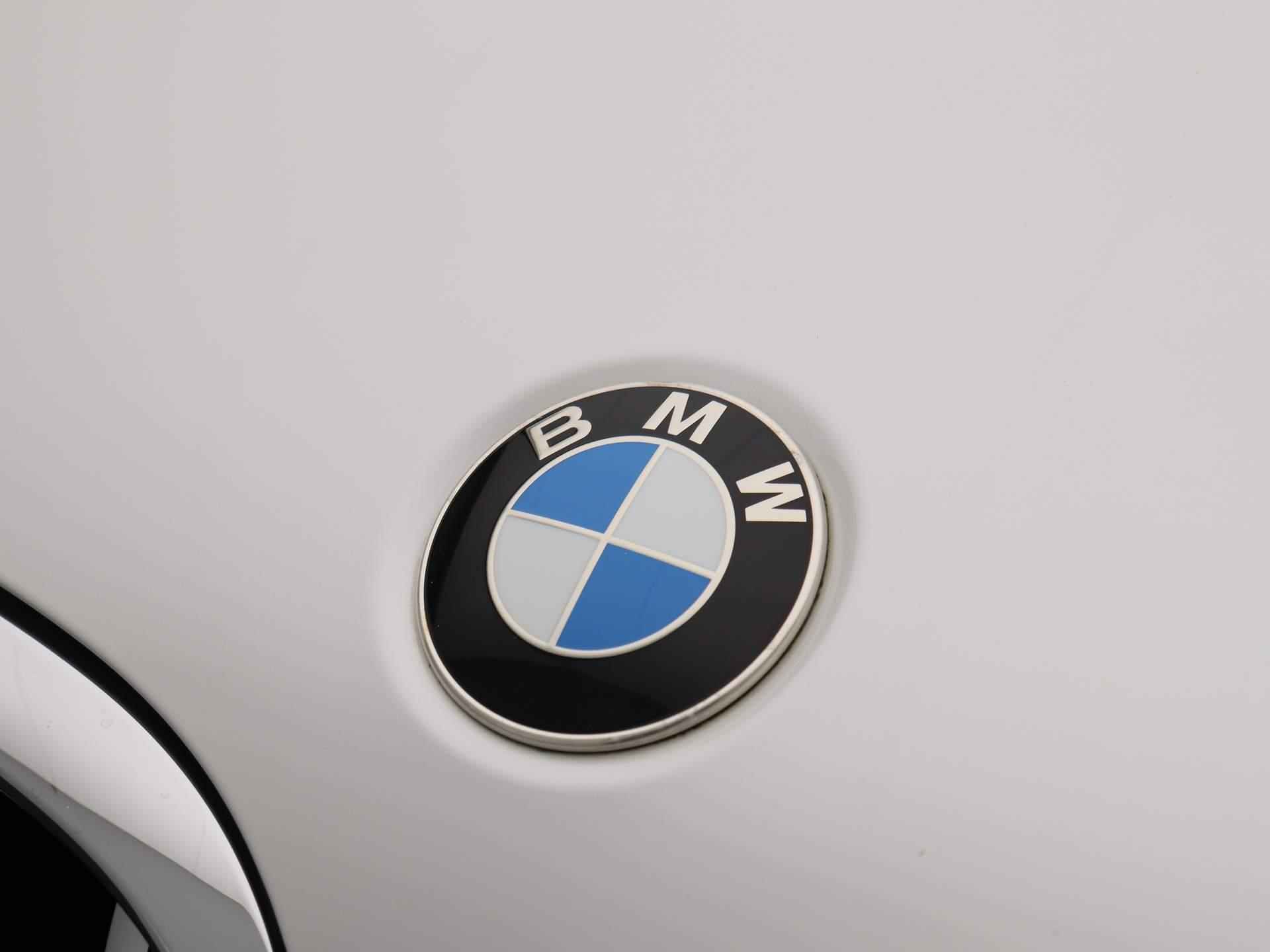 BMW X3 xDrive20i High Executive | LEDER | NAVIGATIE | 360-CAMERA | HEAD UP DISPLAY | STOELVERWARMING | ELELKTRISCHE ACHTERKLEP | ADAPTIVE CRUISE CONTROL | LED KOPLAMPEN | WEGKLAPBARE TREKHAAK | - 39/41