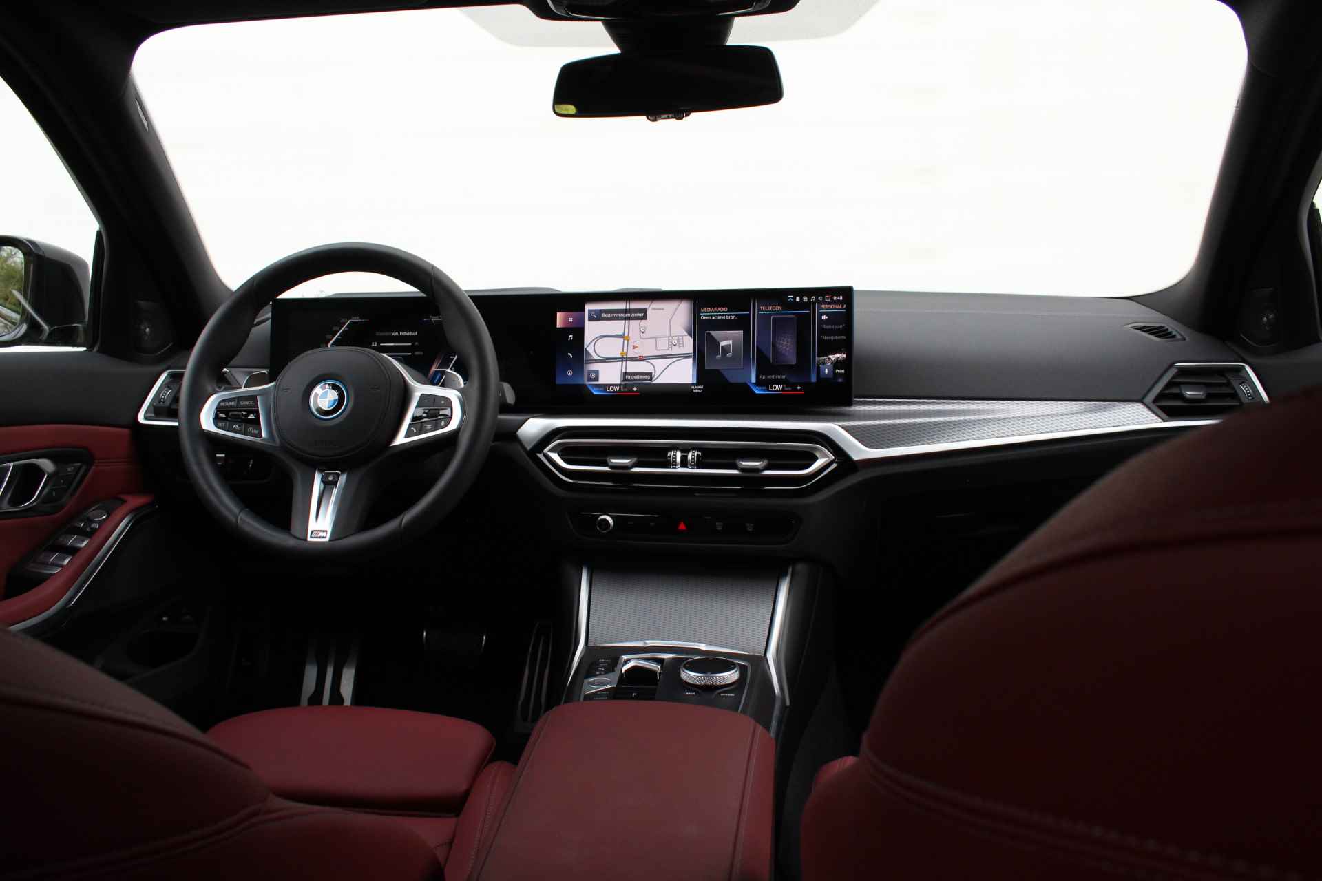 BMW 3 Serie Touring 330e xDrive High Executive M Sport Automaat / Panoramadak / Adaptieve LED  / Parking Assistant Plus / Sportstoelen / Adaptief M Onderstel / Active Cruise Control - 5/31