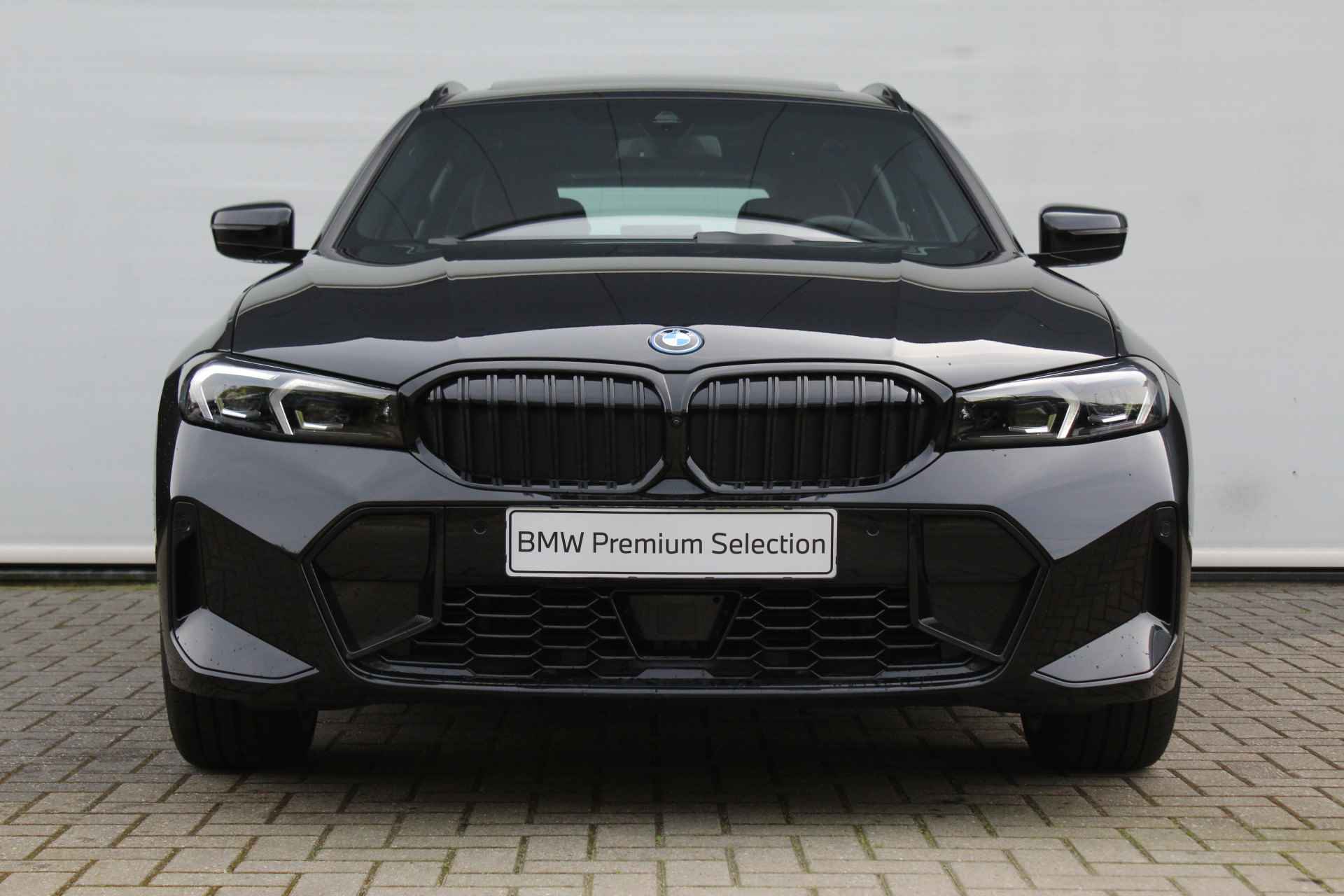 BMW 3 Serie Touring 330e xDrive High Executive M Sport Automaat / Panoramadak / Adaptieve LED  / Parking Assistant Plus / Sportstoelen / Adaptief M Onderstel / Active Cruise Control - 7/31