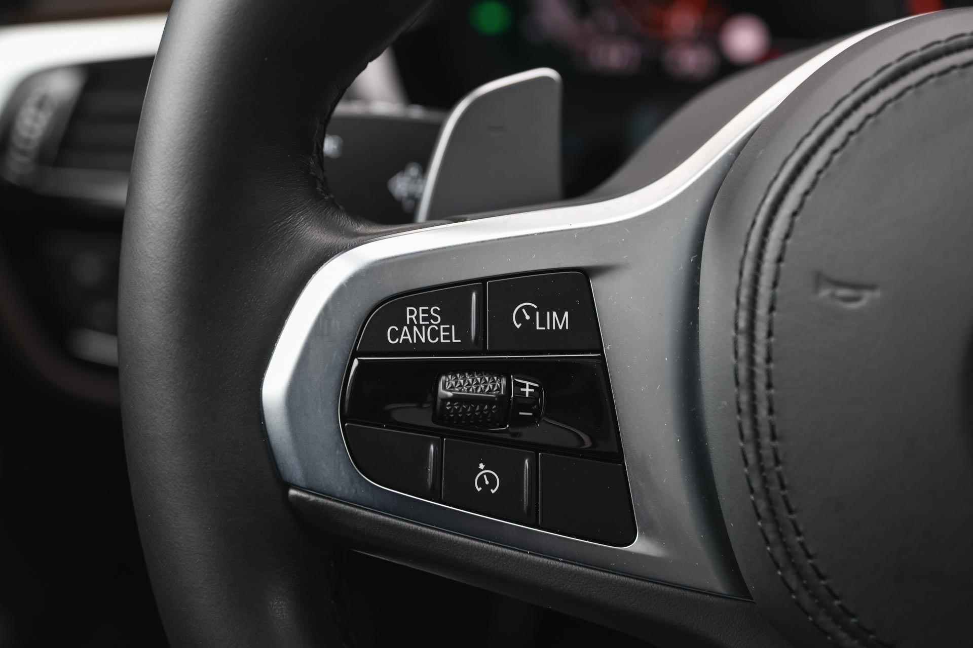 BMW 5 Serie Touring 530i High Executive M Sport Automaat / Panoramadak / 20" / Harman Kardon / Head-Up / Comfort Access / Live Cockpit Professional / Adaptieve LED - 12/41