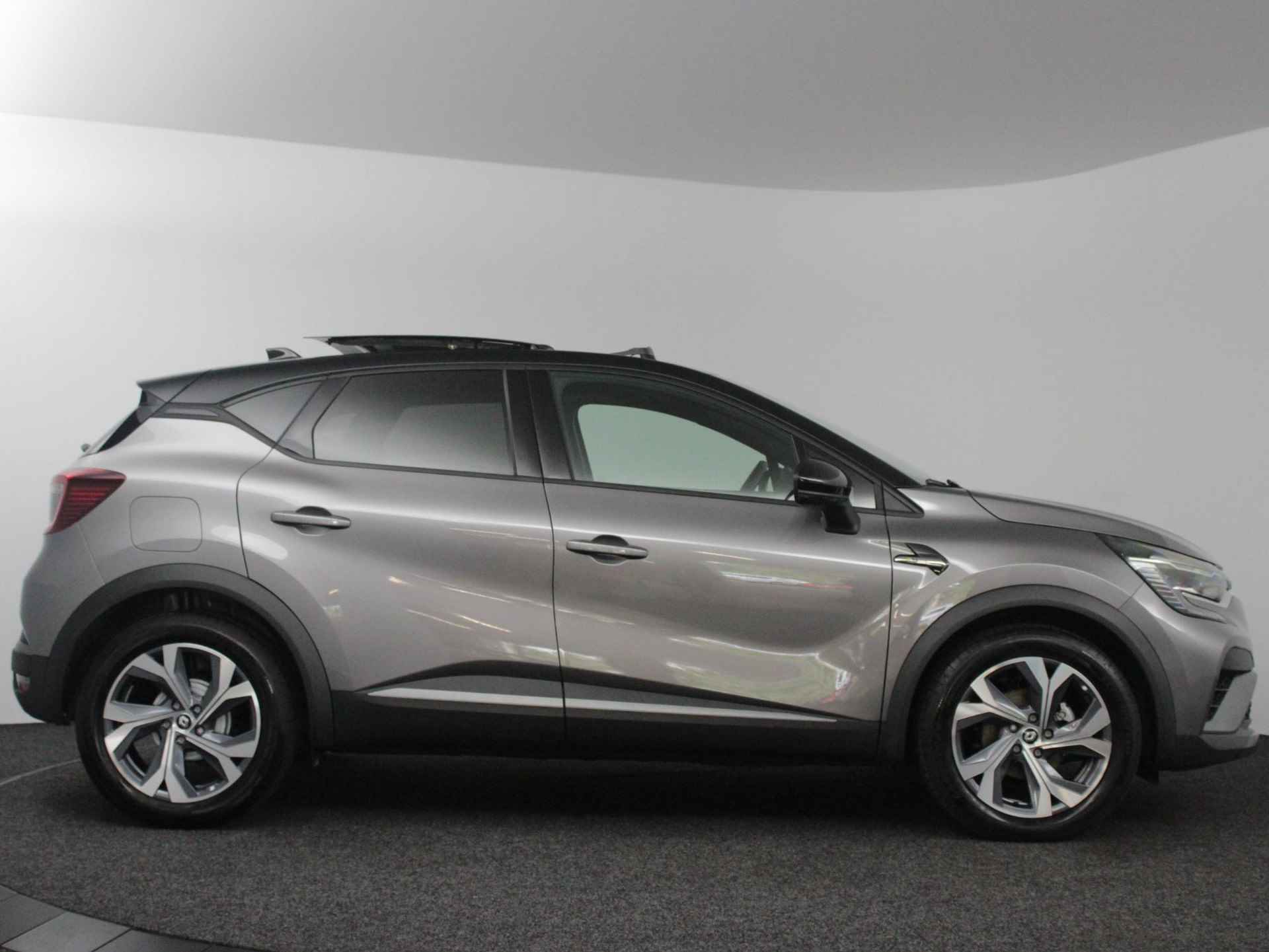 Renault Captur 1.3 Mild Hybrid 160 EDC R.S. Line | Panodak | Navi 9,3" | Clima | Cruise | LM velgen 18" | PDC V+A + Camera | Apple Carplay/Android Auto - 10/58