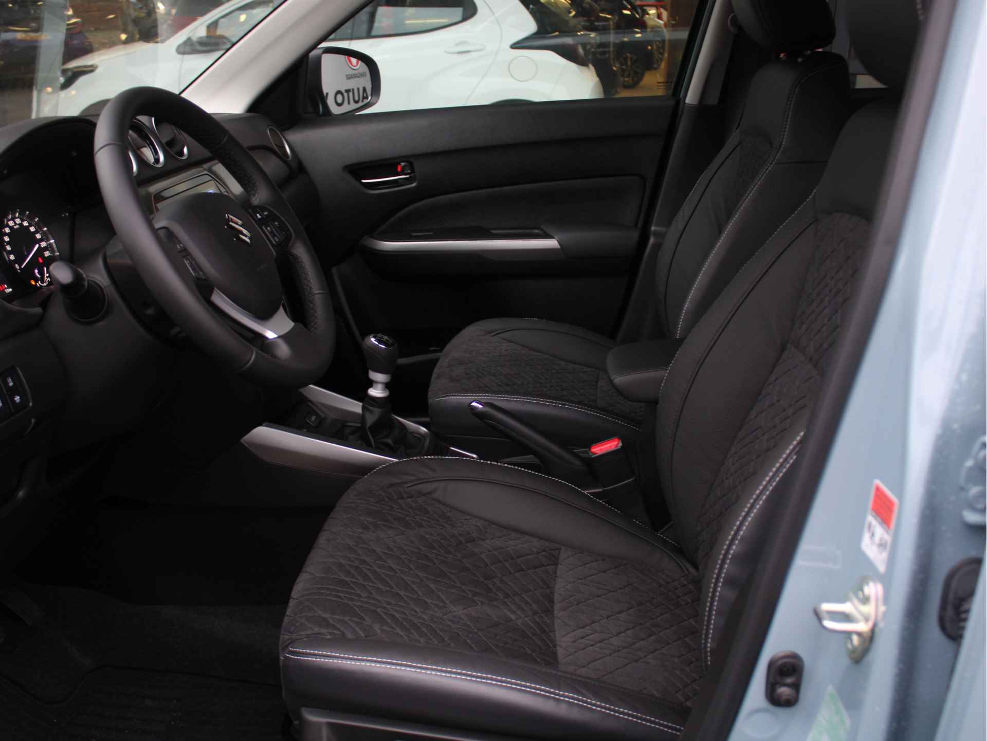 Suzuki Vitara 1.4 Boosterjet Style Smart Hybrid Leder/Alcantara Bekleding, Adaptieve Cruise en Climate Control - 36/42