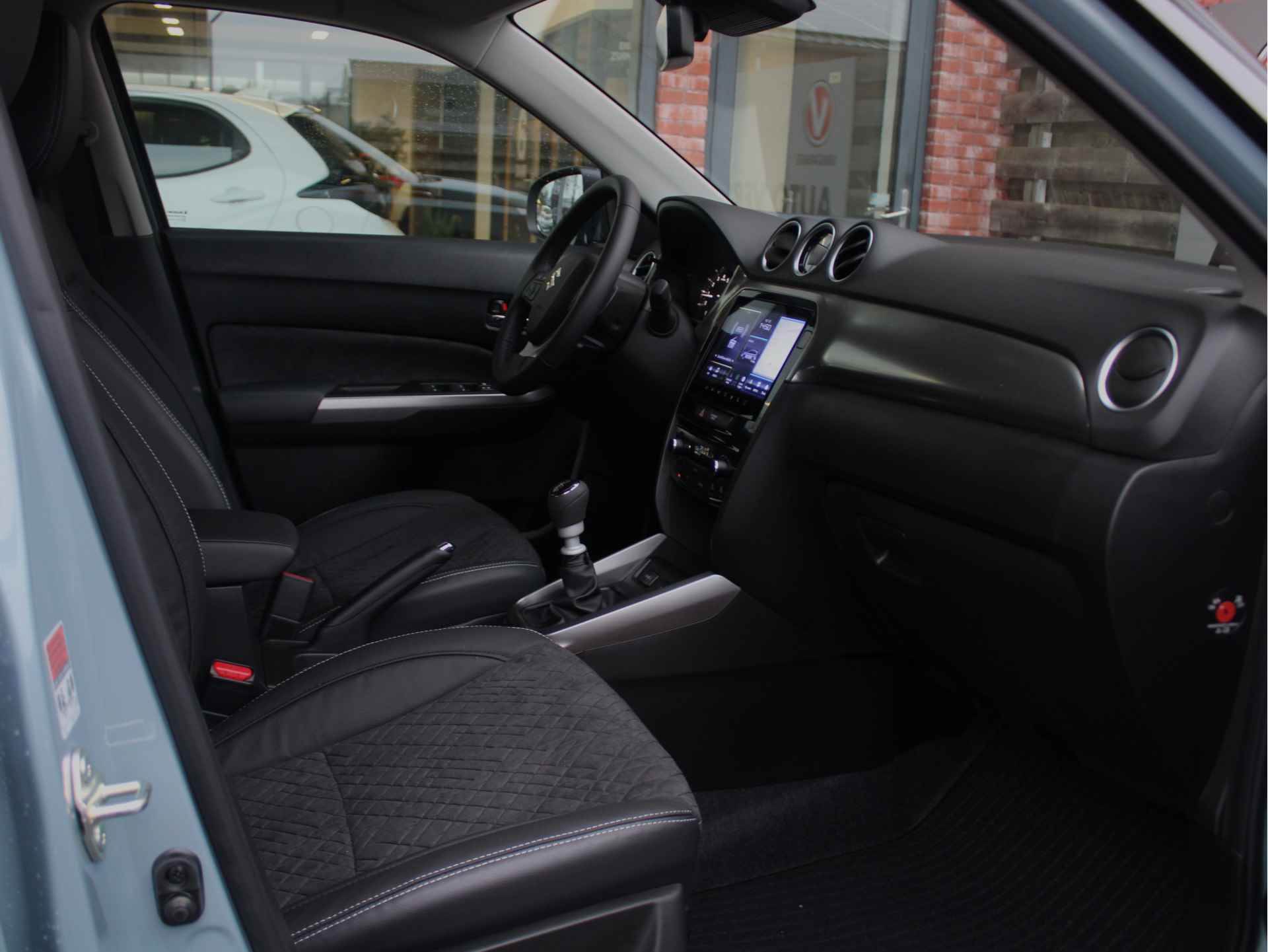 Suzuki Vitara 1.4 Boosterjet Style Smart Hybrid Leder/Alcantara Bekleding, Adaptieve Cruise en Climate Control - 39/42