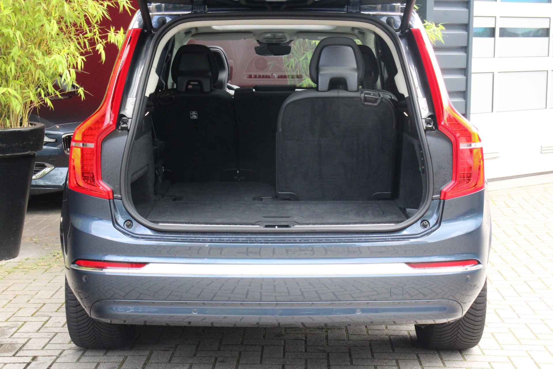 Volvo XC90 T8 Recharge AWD Ultimate Bright | Luchtvering | Trekhaak | 360 Camera | Head-up | Harman/Kardon | 22" Velgen - 12/30