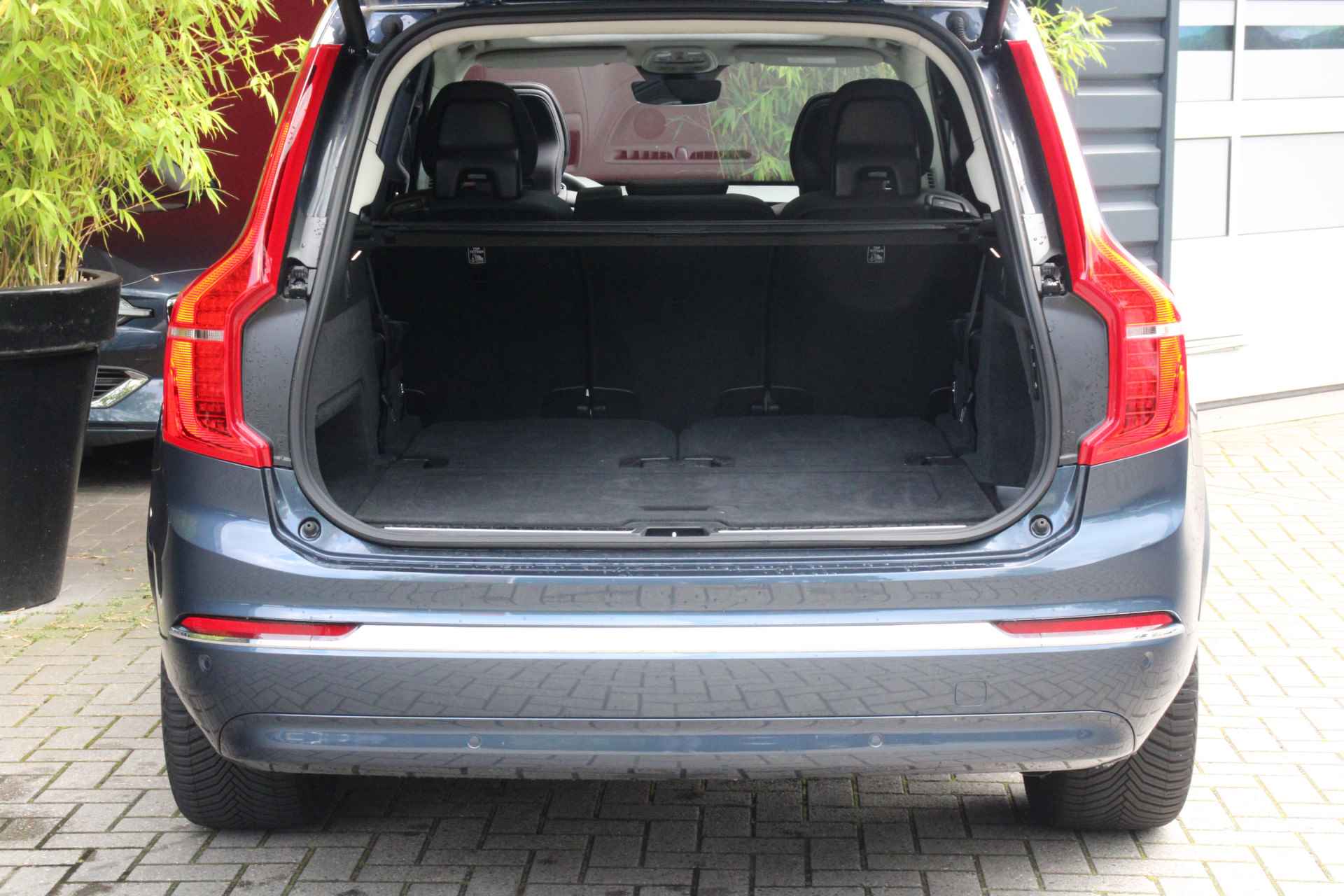 Volvo XC90 T8 Recharge AWD Ultimate Bright | Luchtvering | Trekhaak | 360 Camera | Head-up | Harman/Kardon | 22" Velgen - 13/30