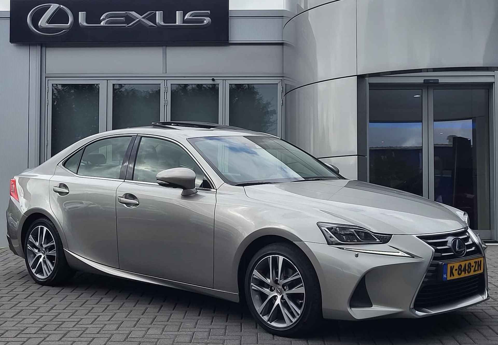 Lexus IS 300h Hybrid Business Line Pro NL-AUTO GROOT-NAVI STOELVERW SCHUIFDAK KEYLESS LED - 1/43