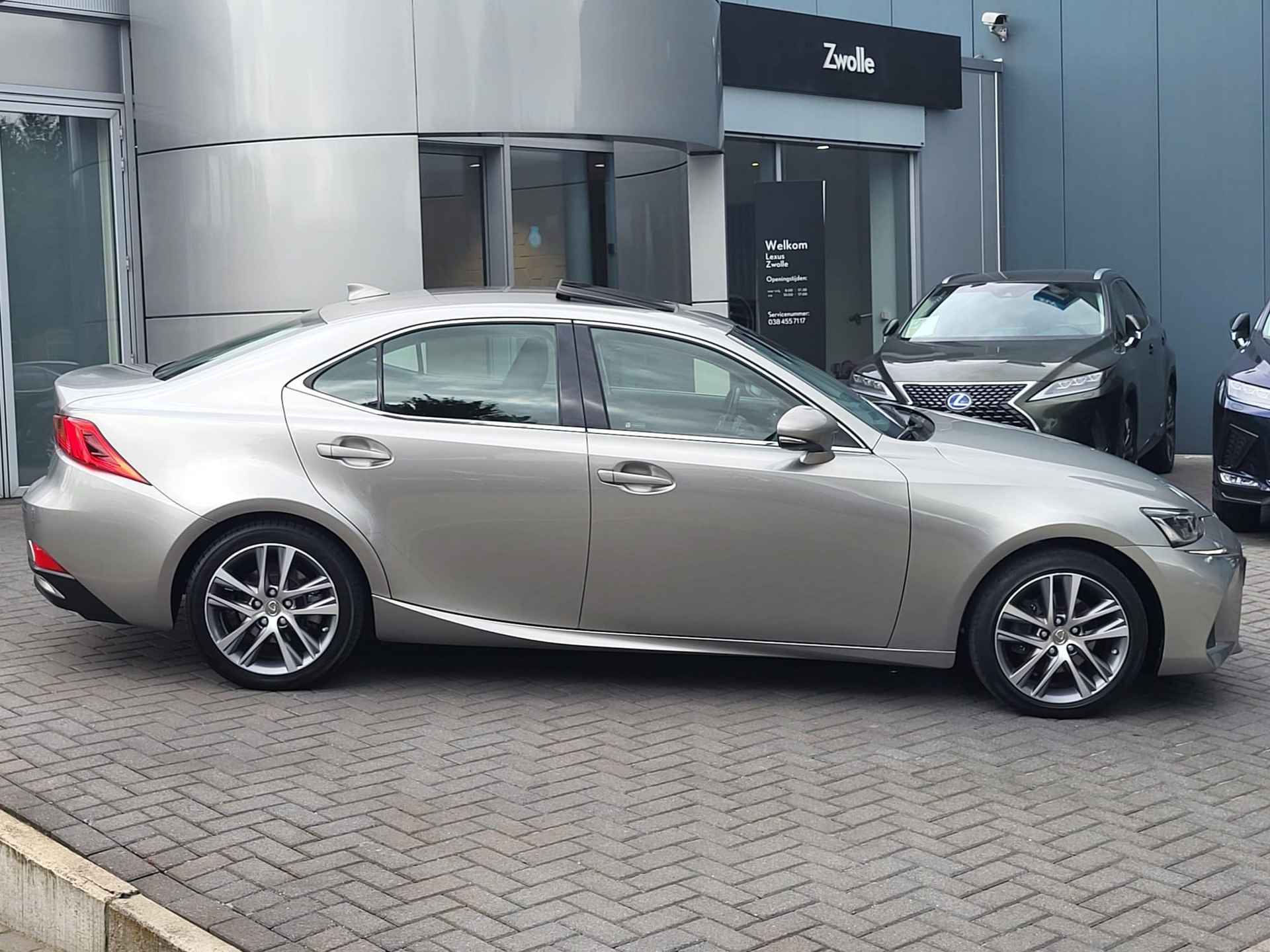 Lexus IS 300h Hybrid Business Line Pro NL-AUTO GROOT-NAVI STOELVERW SCHUIFDAK KEYLESS LED - 2/43