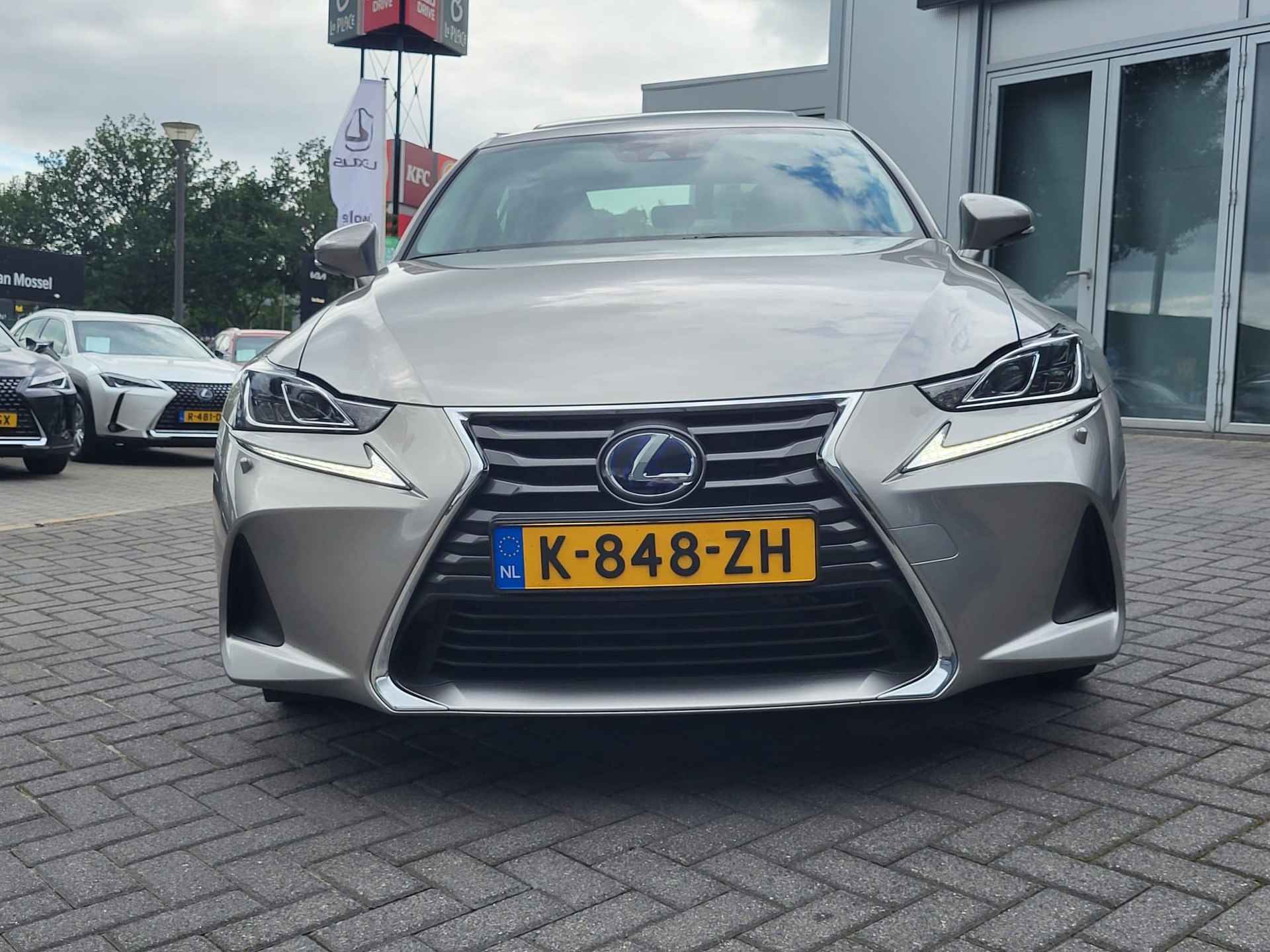 Lexus IS 300h Hybrid Business Line Pro NL-AUTO GROOT-NAVI STOELVERW SCHUIFDAK KEYLESS LED - 8/43