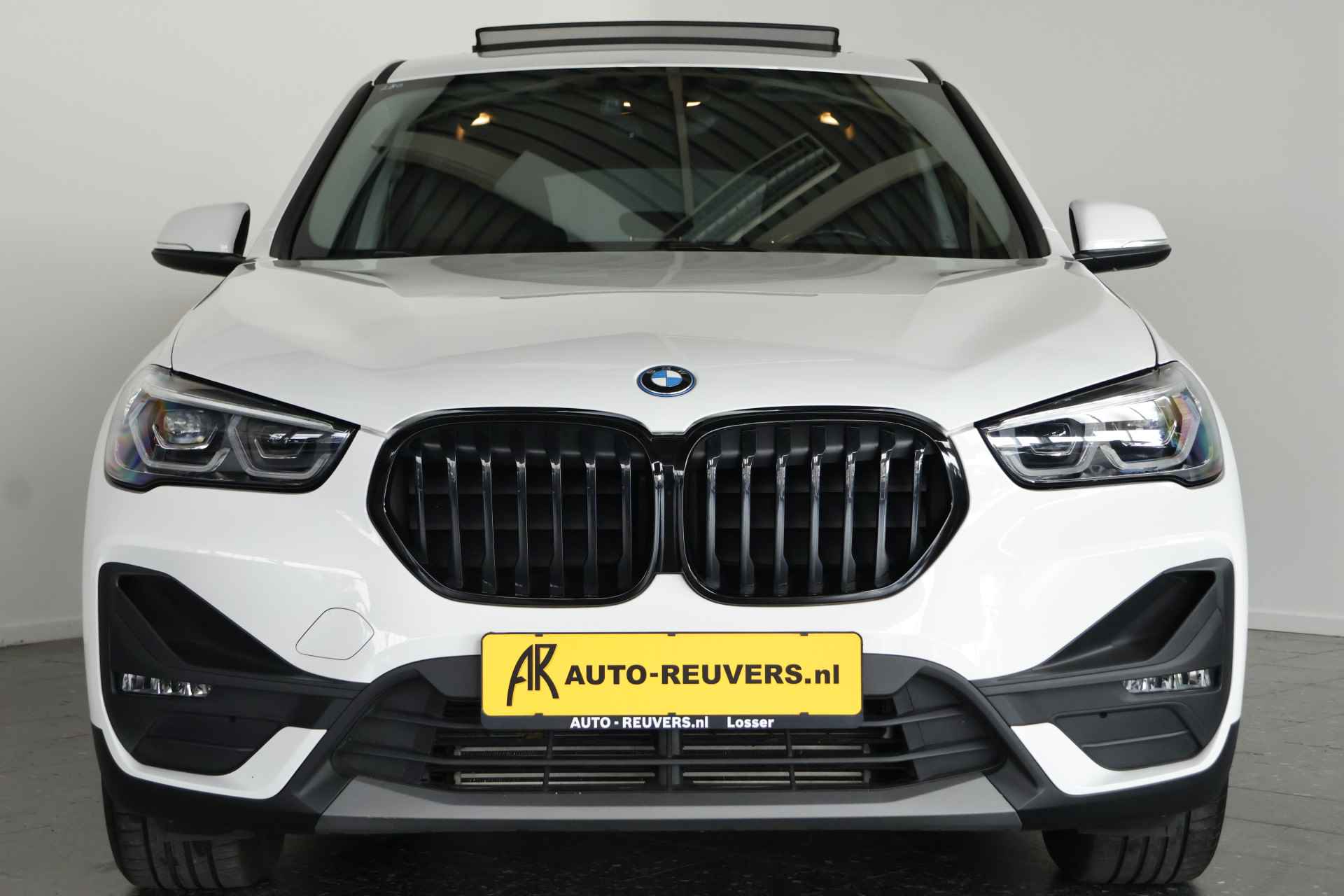 BMW X1 xDrive25e Panorama / Opendak / LED / Navi / Cruisecontrol - 7/32