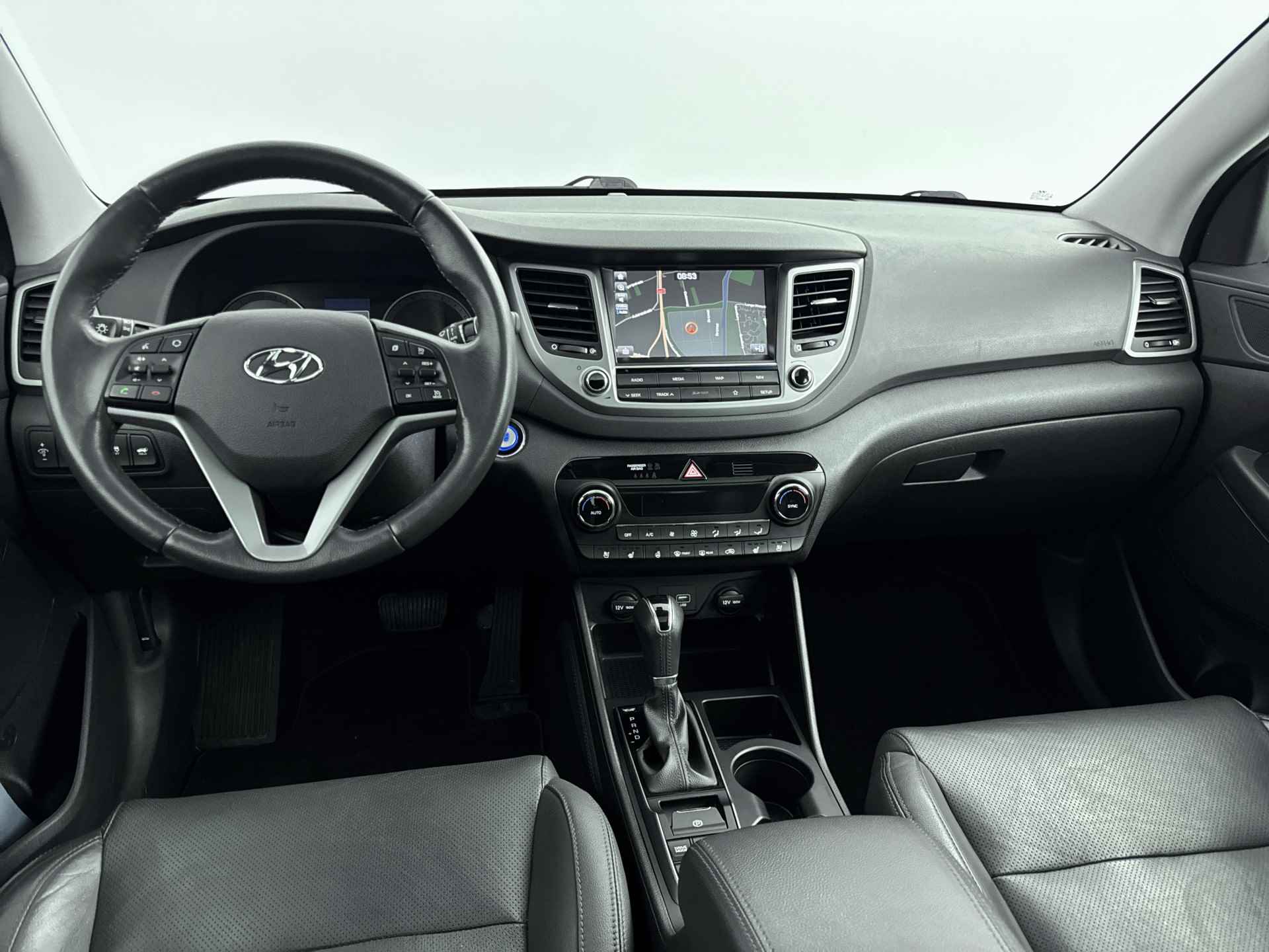 Hyundai Tucson 1.6 T-GDi Premium 4WD // 1E EIGENAAR // TREKHAAK // PANORAMA // - 3/30