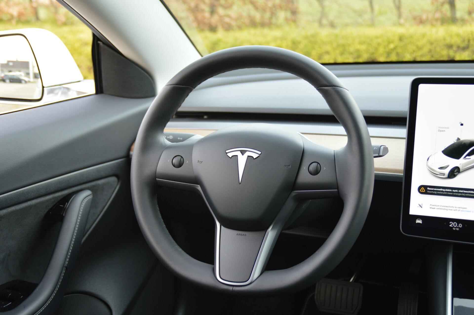 Tesla Model 3 Standard RWD Plus 60 kWh 15.177 km! 1e eig. panoramadak - 28/70