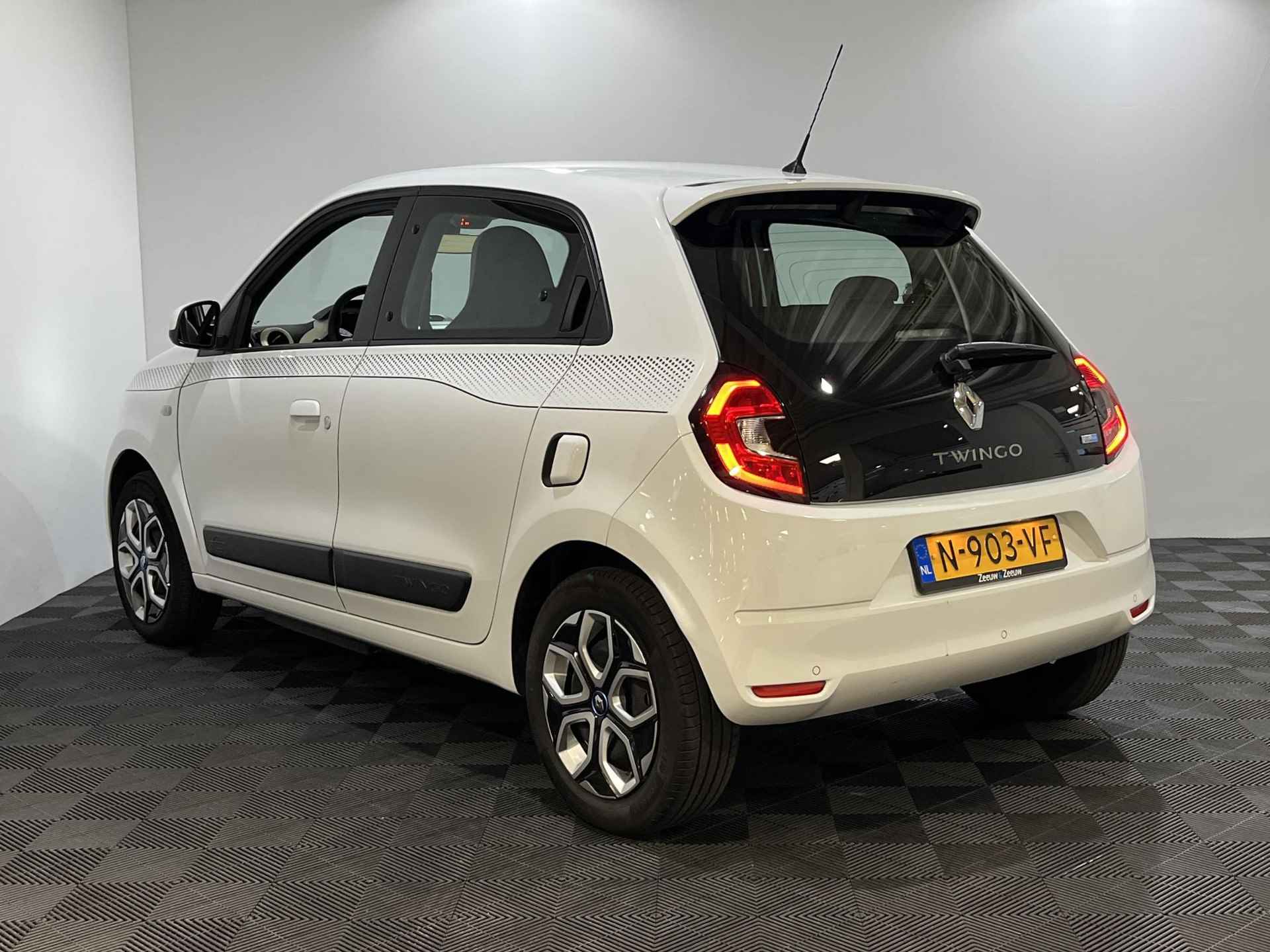 Renault Twingo Z.E. R80 Collection Automaat | Navi | Climate Control | Licht & Regen Sensor | Apple CarPlay/Android Auto | Elektrische Ramen & Spiegels | - 5/31