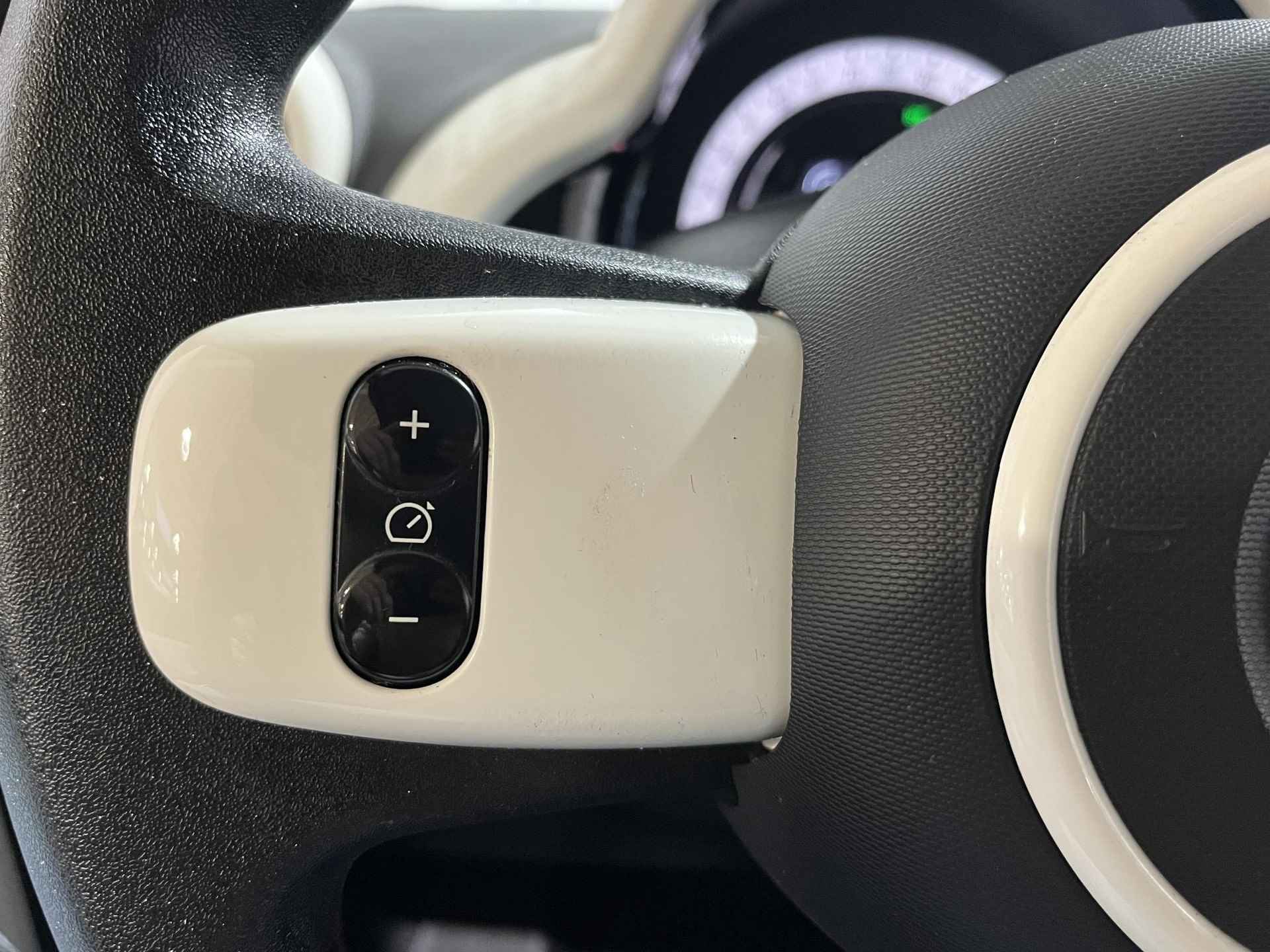 Renault Twingo Z.E. R80 Collection Automaat | Navi | Climate Control | Licht & Regen Sensor | Apple CarPlay/Android Auto | Elektrische Ramen & Spiegels | - 25/31