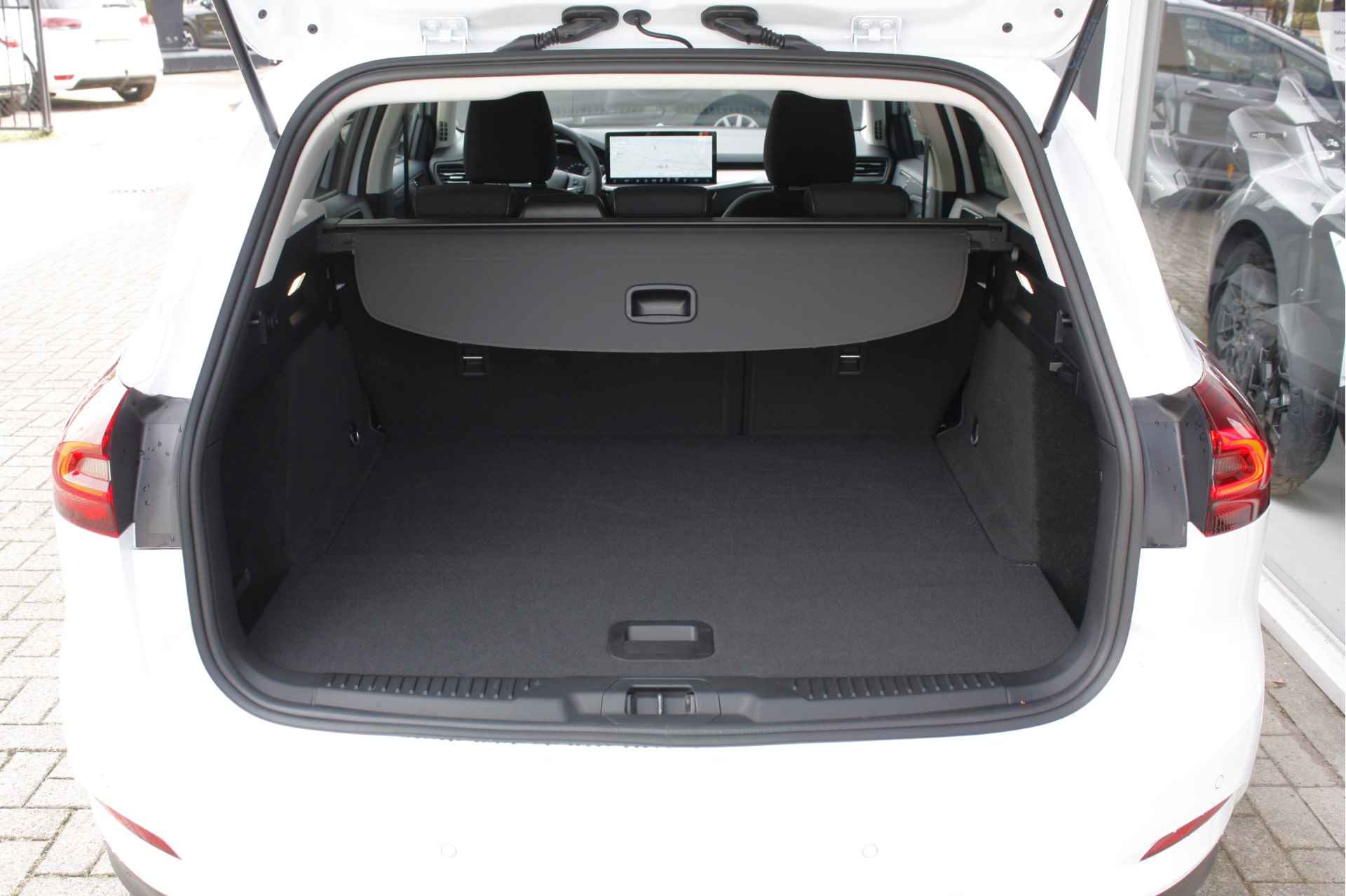 Ford FOCUS Wagon 1.0 EcoBoost Hybrid | Verwarmde stoelen, voorruit en stuurwiel | Camera | Apple carplay/ Android auto | Getint glas | - 14/45