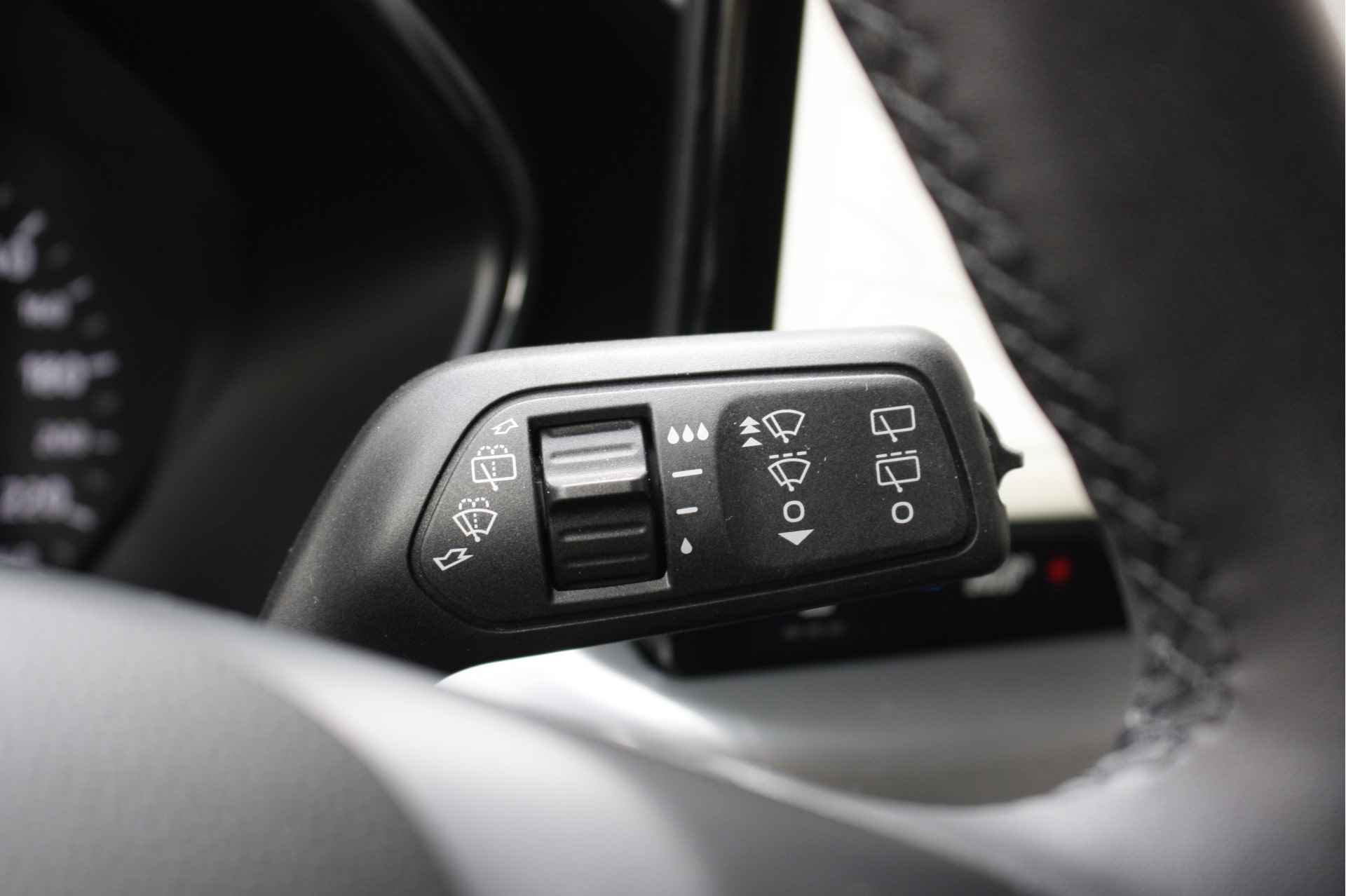 Ford FOCUS Wagon 1.0 EcoBoost Hybrid | Verwarmde stoelen, voorruit en stuurwiel | Camera | Apple carplay/ Android auto | Getint glas | - 26/45