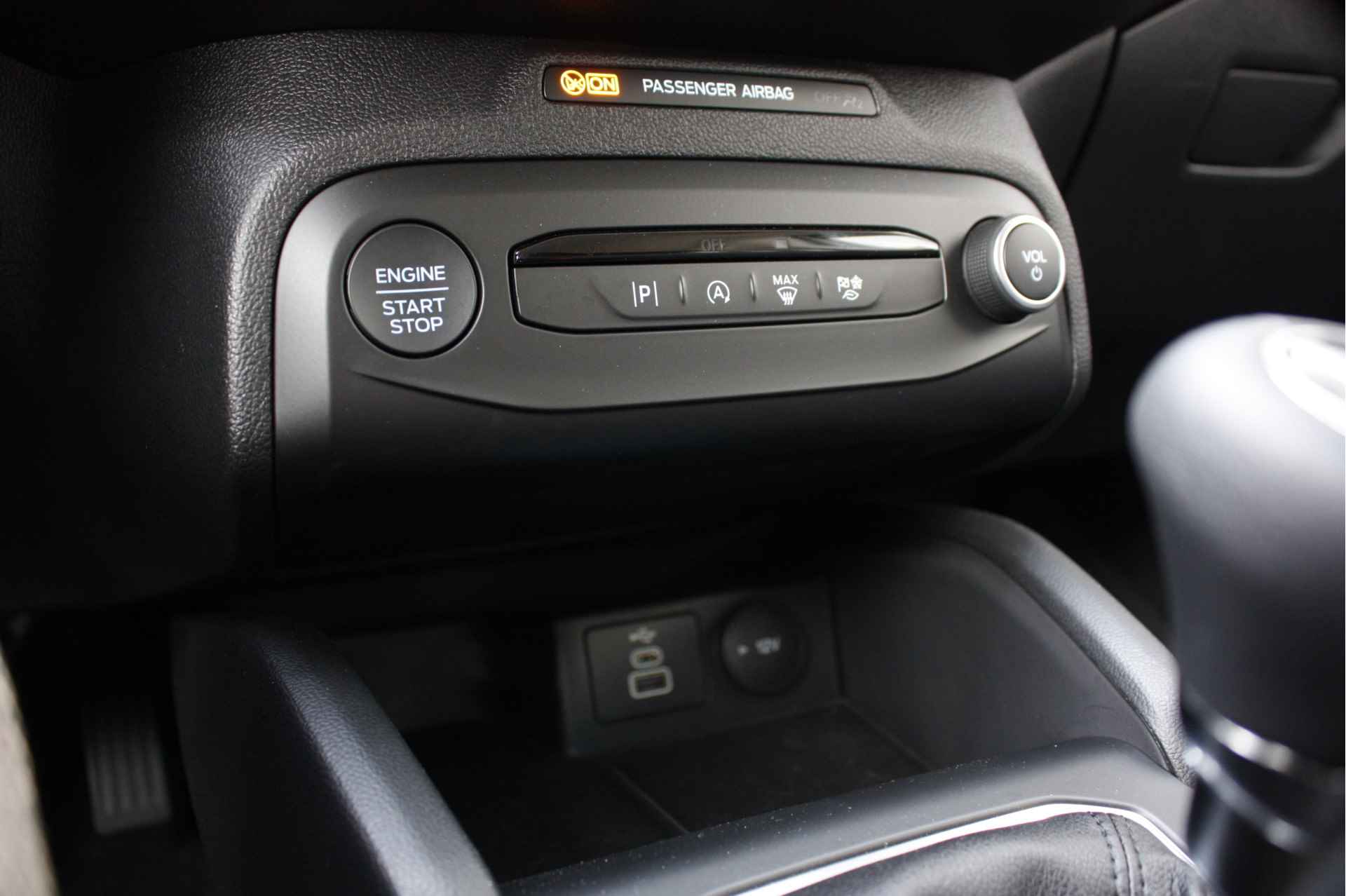 Ford FOCUS Wagon 1.0 EcoBoost Hybrid | Verwarmde stoelen, voorruit en stuurwiel | Camera | Apple carplay/ Android auto | Getint glas | - 36/45