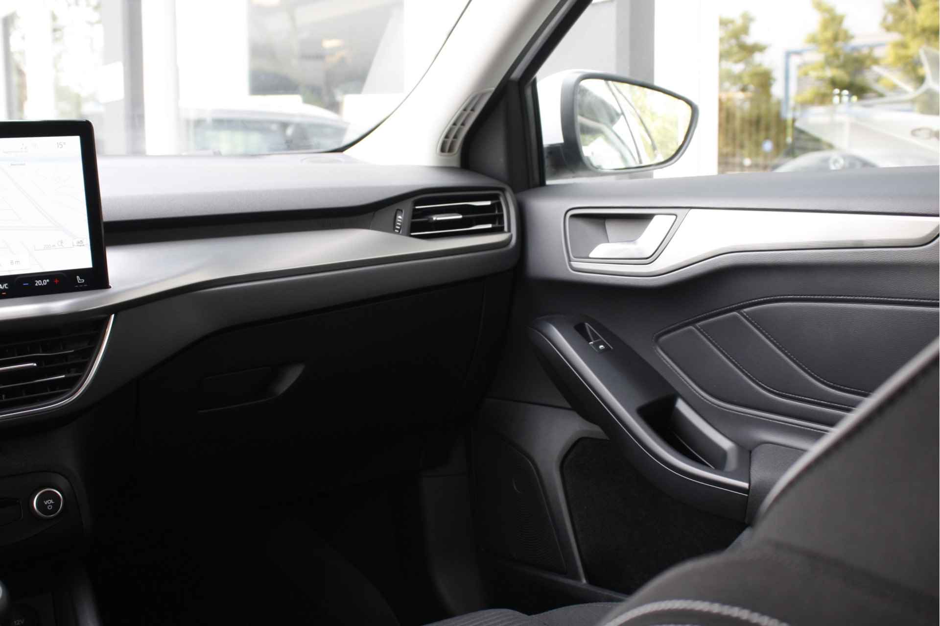 Ford FOCUS Wagon 1.0 EcoBoost Hybrid | Verwarmde stoelen, voorruit en stuurwiel | Camera | Apple carplay/ Android auto | Getint glas | - 44/45