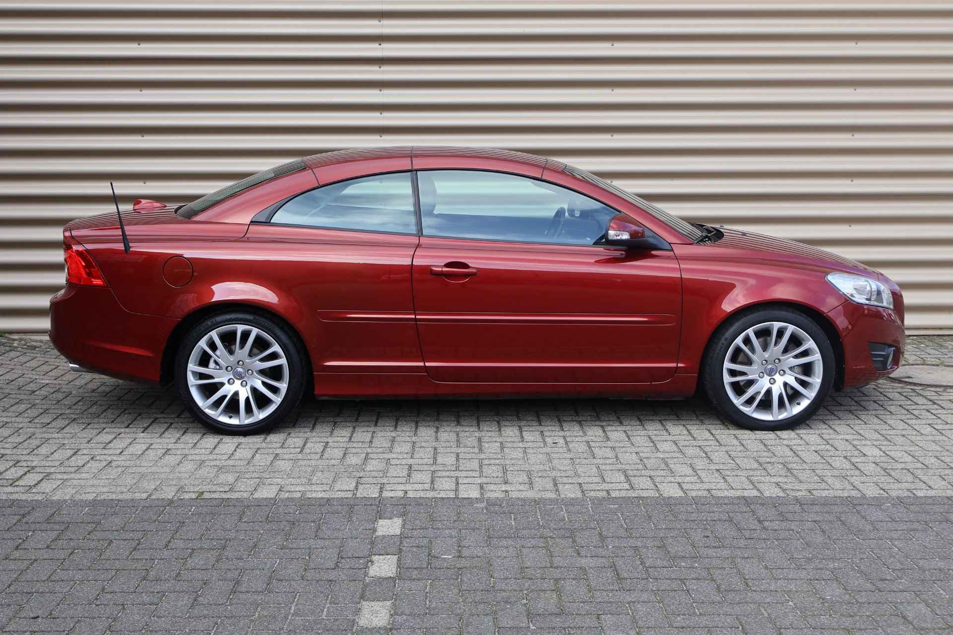 Volvo C70 Convertible 2.5 T5 Tourer | BTW | Luxury Line - 9/45