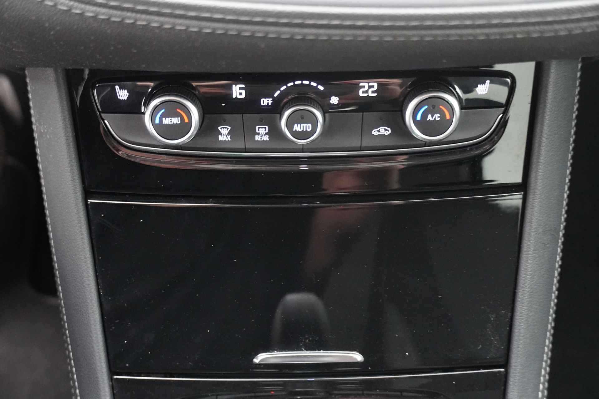 Opel Grandland X BWJ 2019 1.2 131 PK Turbo Business Executive AUTOMAAT / TREKHAAK / DAB+ / KEYLESS / PRIV.GLASS / PDC / NAVI / CLIMA / CRUISE / DODEHOEK DETECTIE / APPLE CARPLAY-ANDROID AUTO / PRIV.GLASS - 19/29