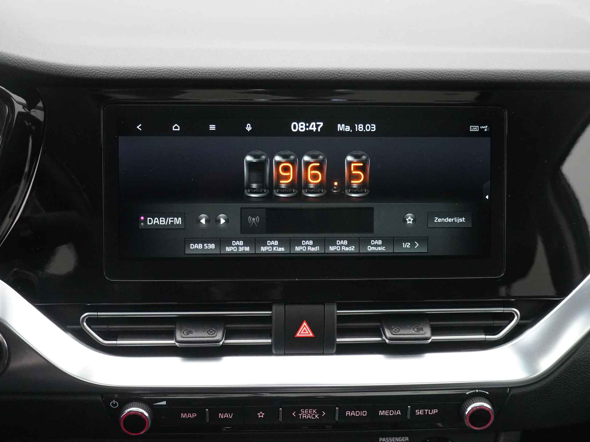 Kia e-Niro DynamicPlusLine 64 kWh - Adaptief Cruise Control - Climate Control - Navigatie - Apple/Android Carplay - Fabrieksgarantie Tot 2028 - 28/45