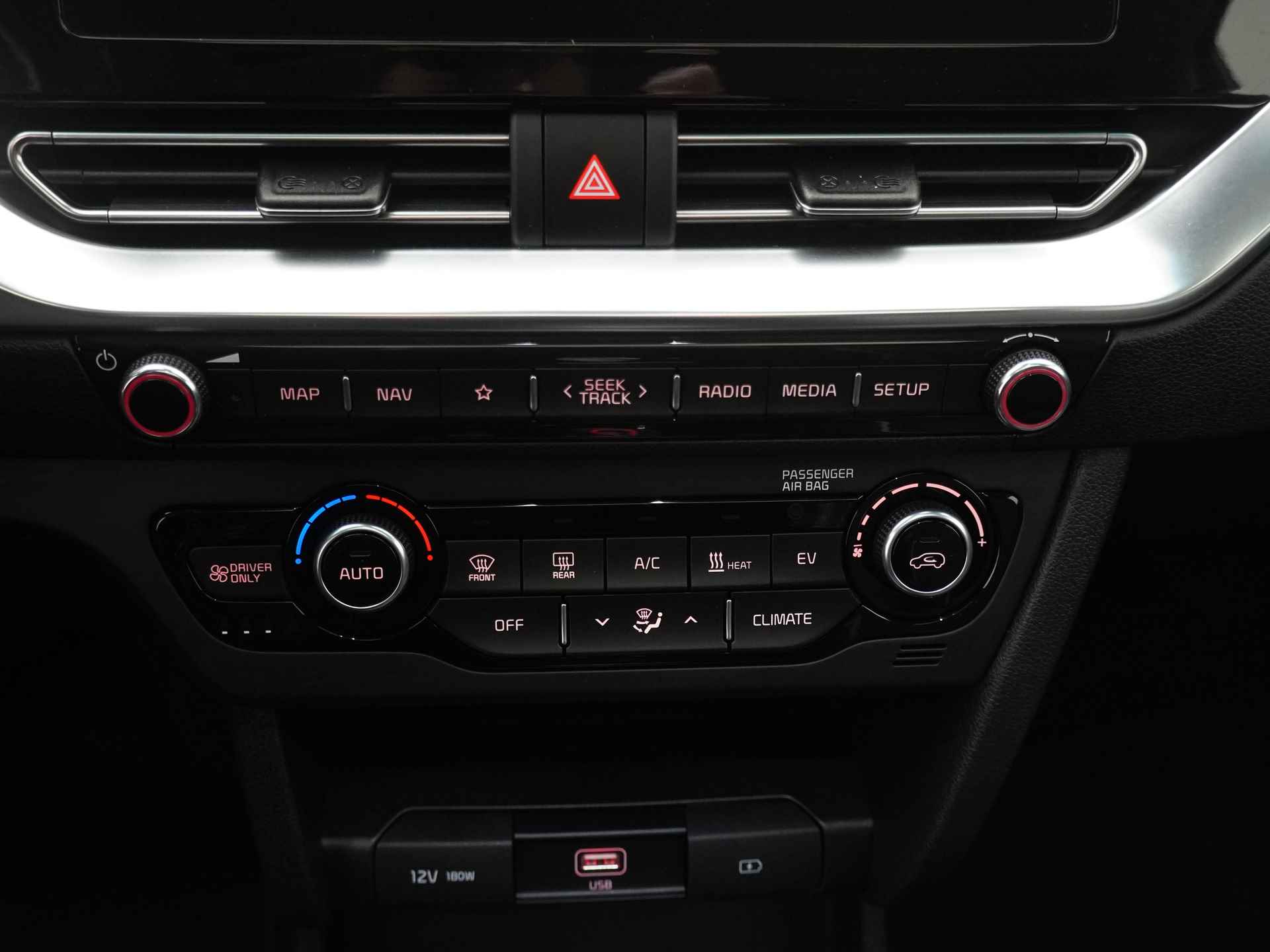 Kia e-Niro DynamicPlusLine 64 kWh - Adaptief Cruise Control - Climate Control - Navigatie - Apple/Android Carplay - Fabrieksgarantie Tot 2028 - 29/45