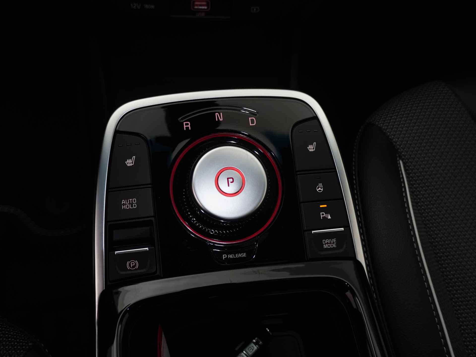 Kia e-Niro DynamicPlusLine 64 kWh - Adaptief Cruise Control - Climate Control - Navigatie - Apple/Android Carplay - Fabrieksgarantie Tot 2028 - 30/45