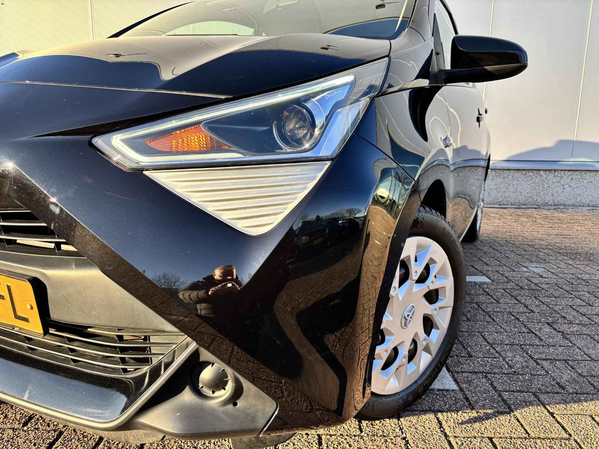 Toyota Aygo 1.0 VVT-i x-play Apple Carplay Android Auto,Camera, Stoel in hoogte te verstellen - 6/42