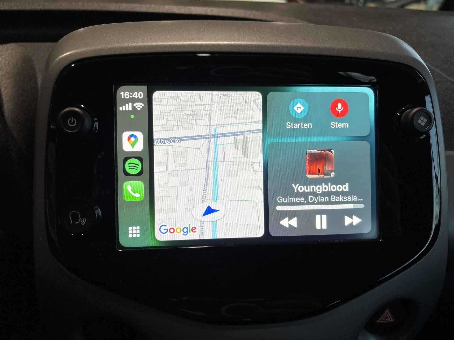 Toyota Aygo 1.0 VVT-i x-play Apple Carplay Android Auto,Camera, Stoel in hoogte te verstellen - 23/42