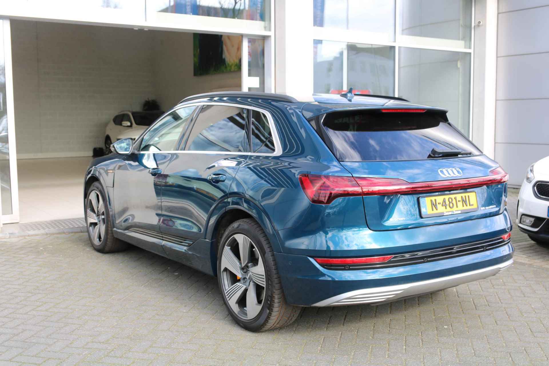 Audi e-tron e-tron 55 quattro advanced Pro Line Plus 95 kWh | Airco | Navi | Camera | Panoramadak | BTW AUTO | Privacy Glass | LM Velgen | | €500,- LAAD TEGOED | - 10/29