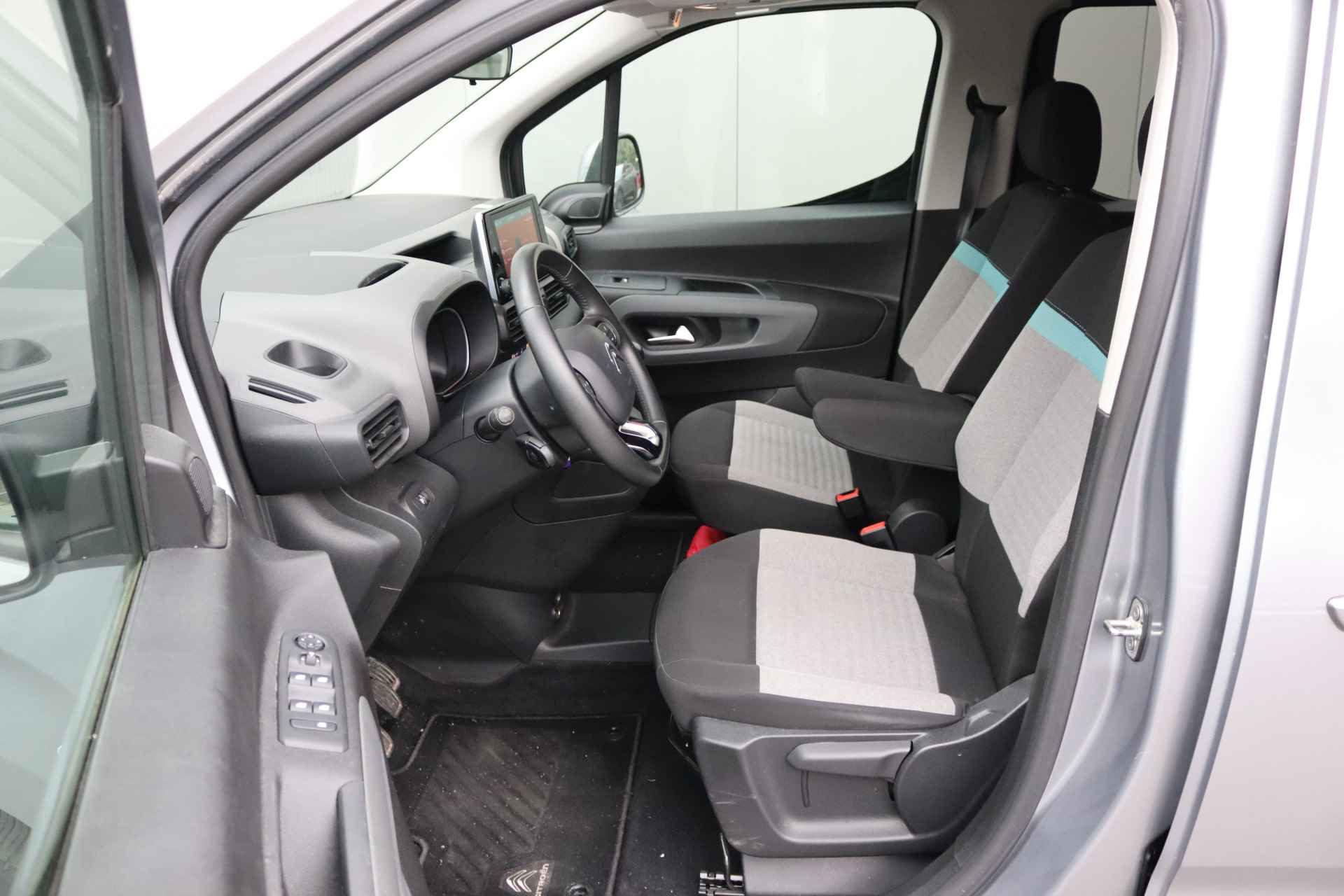 Citroën Berlingo 1.2 PureT. 110PK Feel Navigatie/Parkeerhulp/Clima/Camera/3-losse stoelen - 7/26