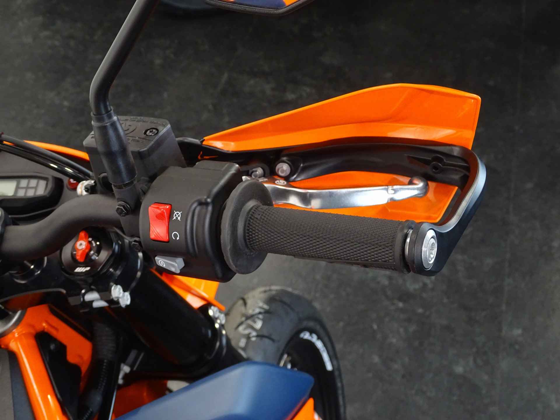 KTM 690 SMC R - 9/11