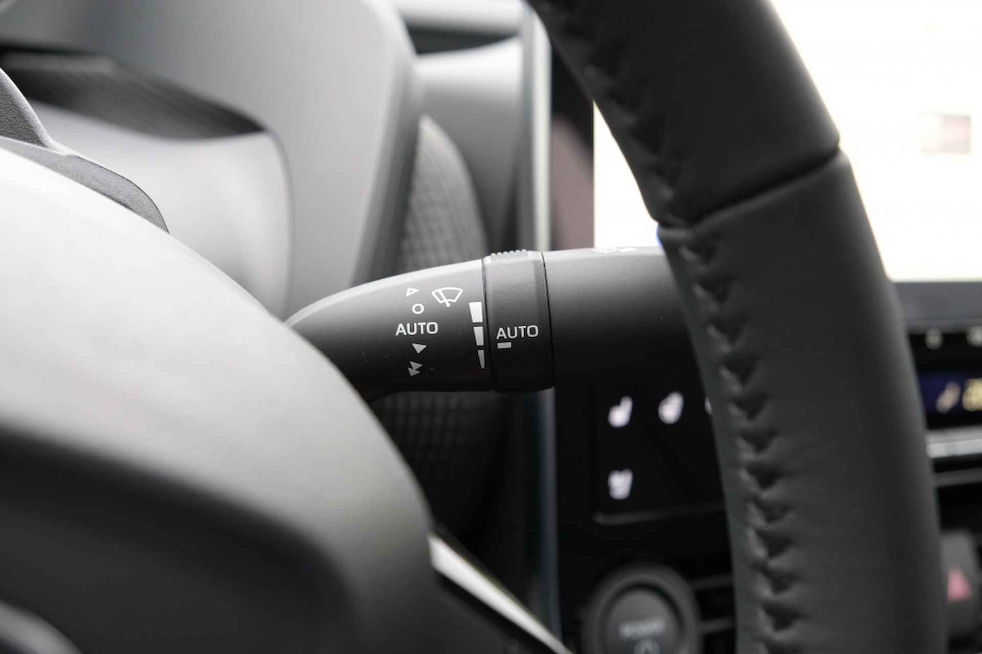 Toyota bZ4X Premium 71 kWh (3-fasen | Bi-Tone | Panoramadak | Full Options | - 20/40