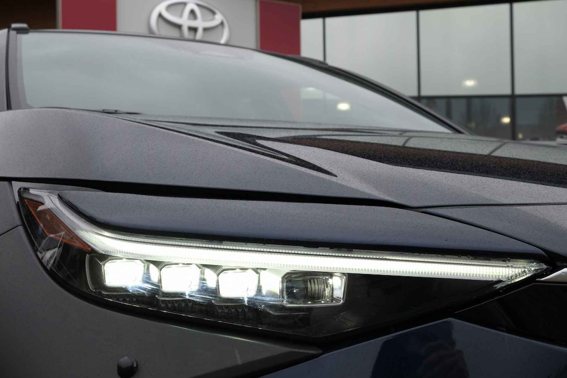 Toyota bZ4X Premium 71 kWh (3-fasen | Bi-Tone | Panoramadak | Full Options | - 37/40