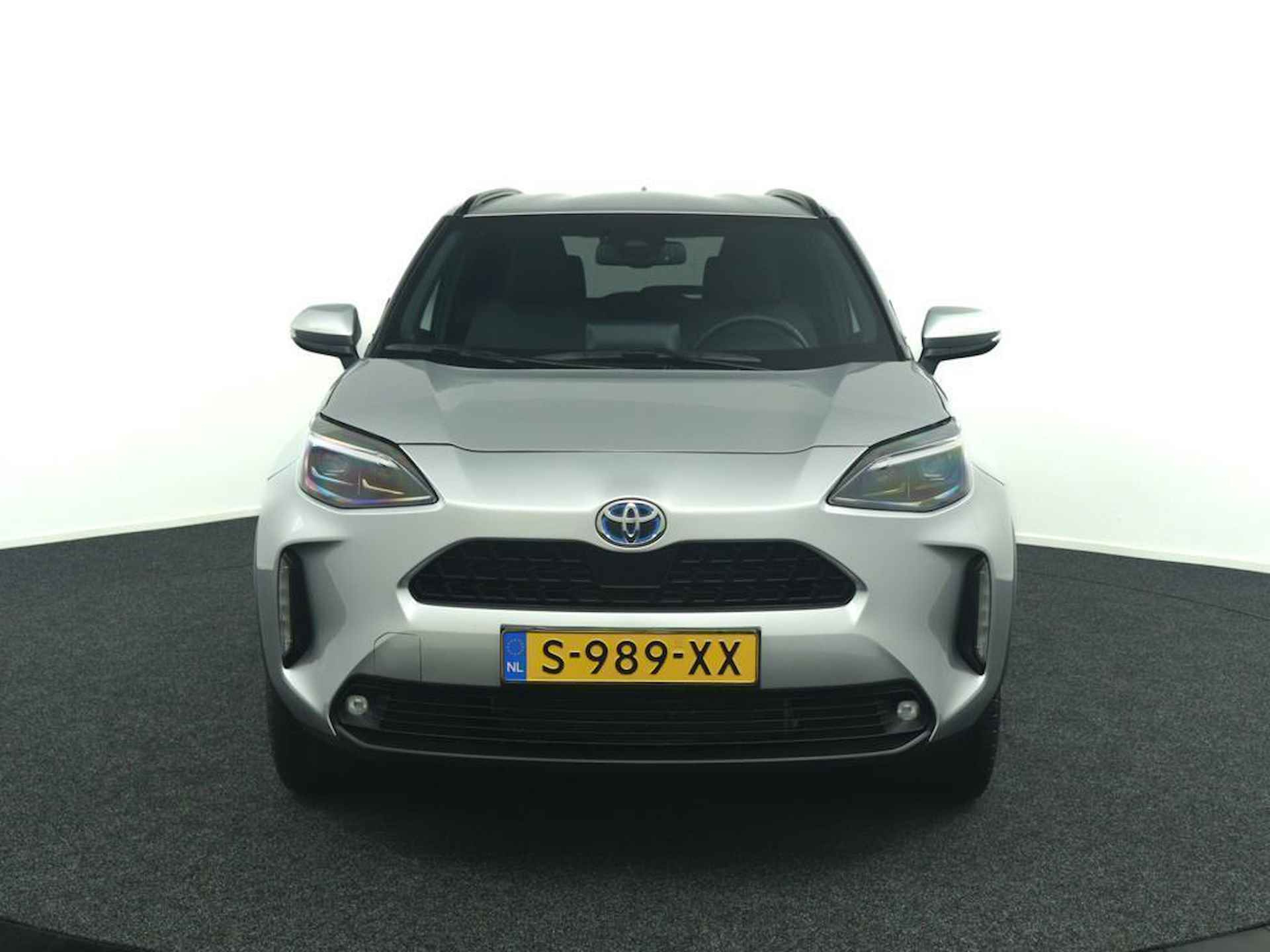 Toyota Yaris Cross 1.5 Hybrid Dynamic | 10 Jaar Garantie | Groot Scherm Navigatie | Toyota Smart Services | DAB | Draadloos Apple Carplay | Led Verlichting | Keyless Entry | Privacy Glas | - 7/49